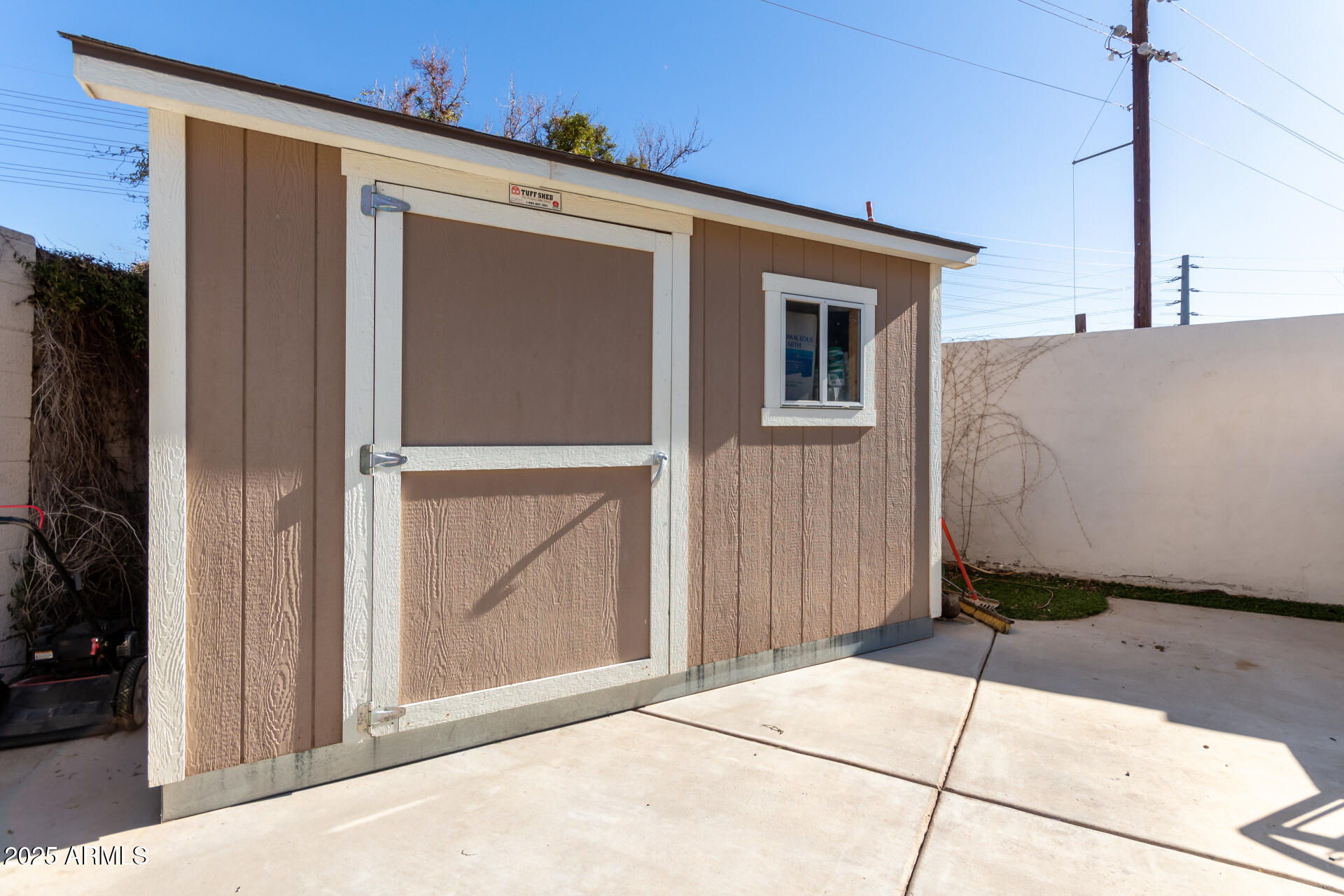 901 E SCOTT Avenue
