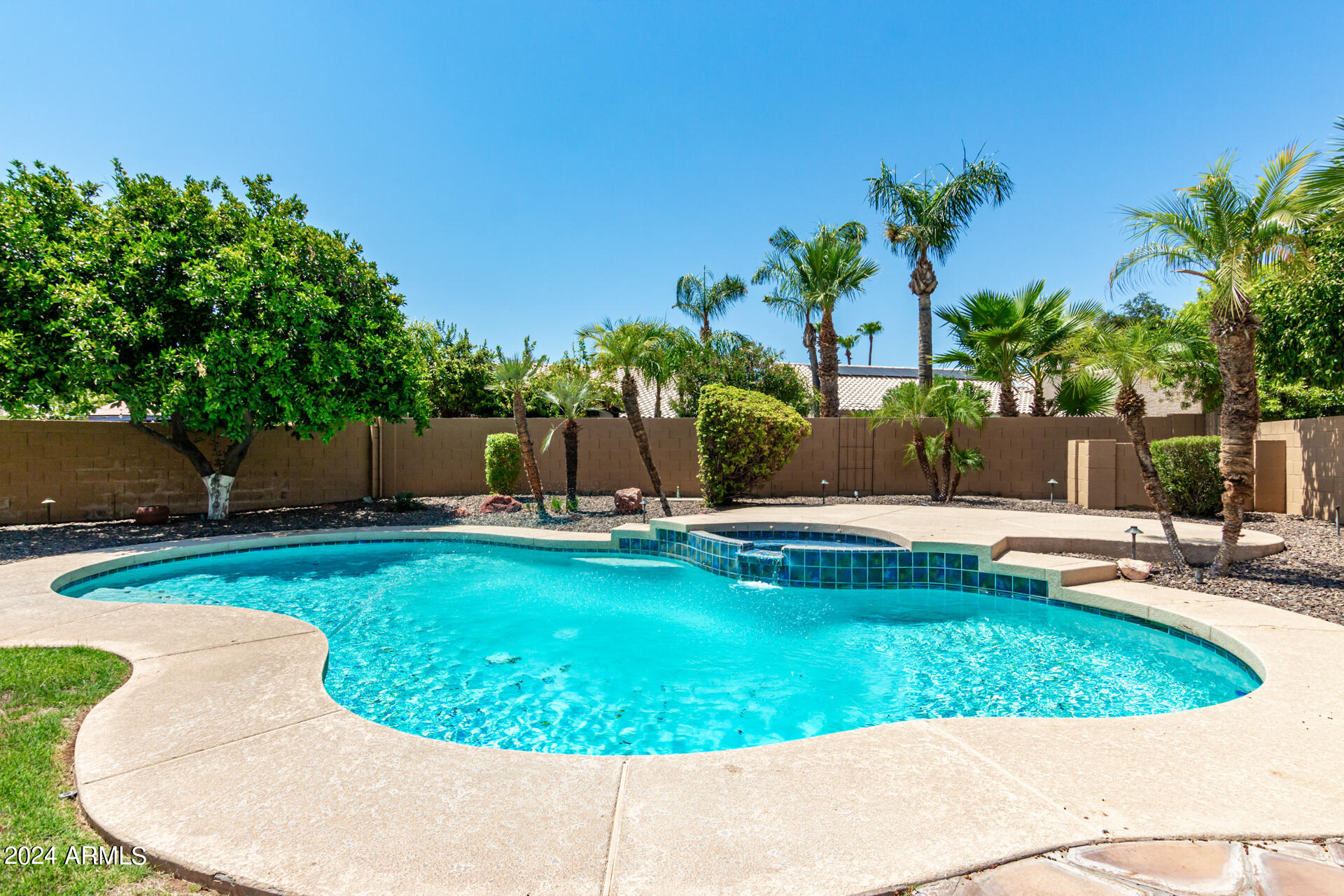 926 W GRAND CAYMEN Drive
