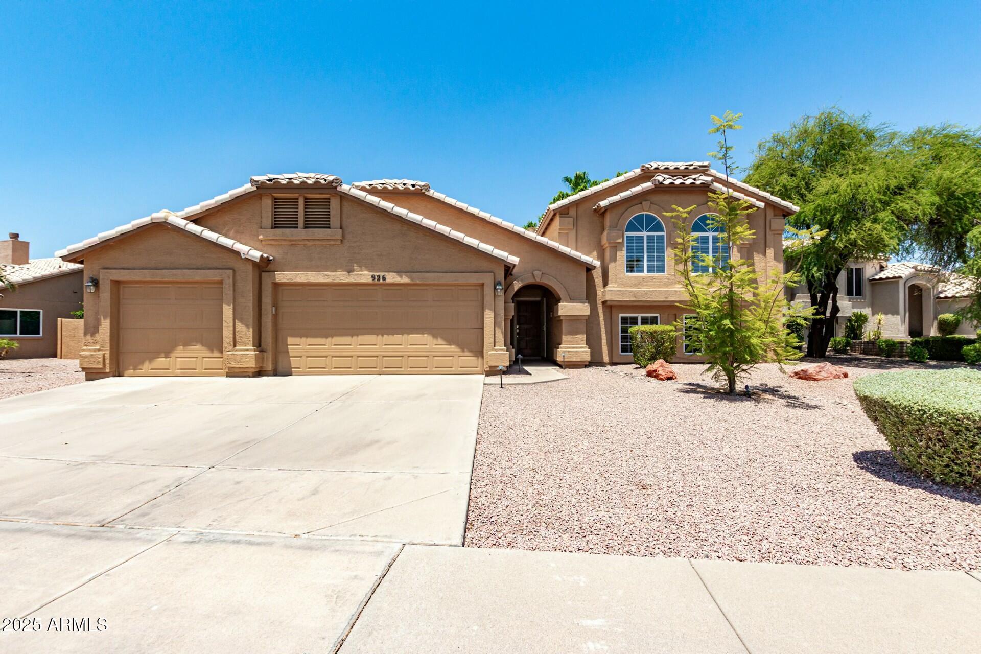 926 W GRAND CAYMEN Drive