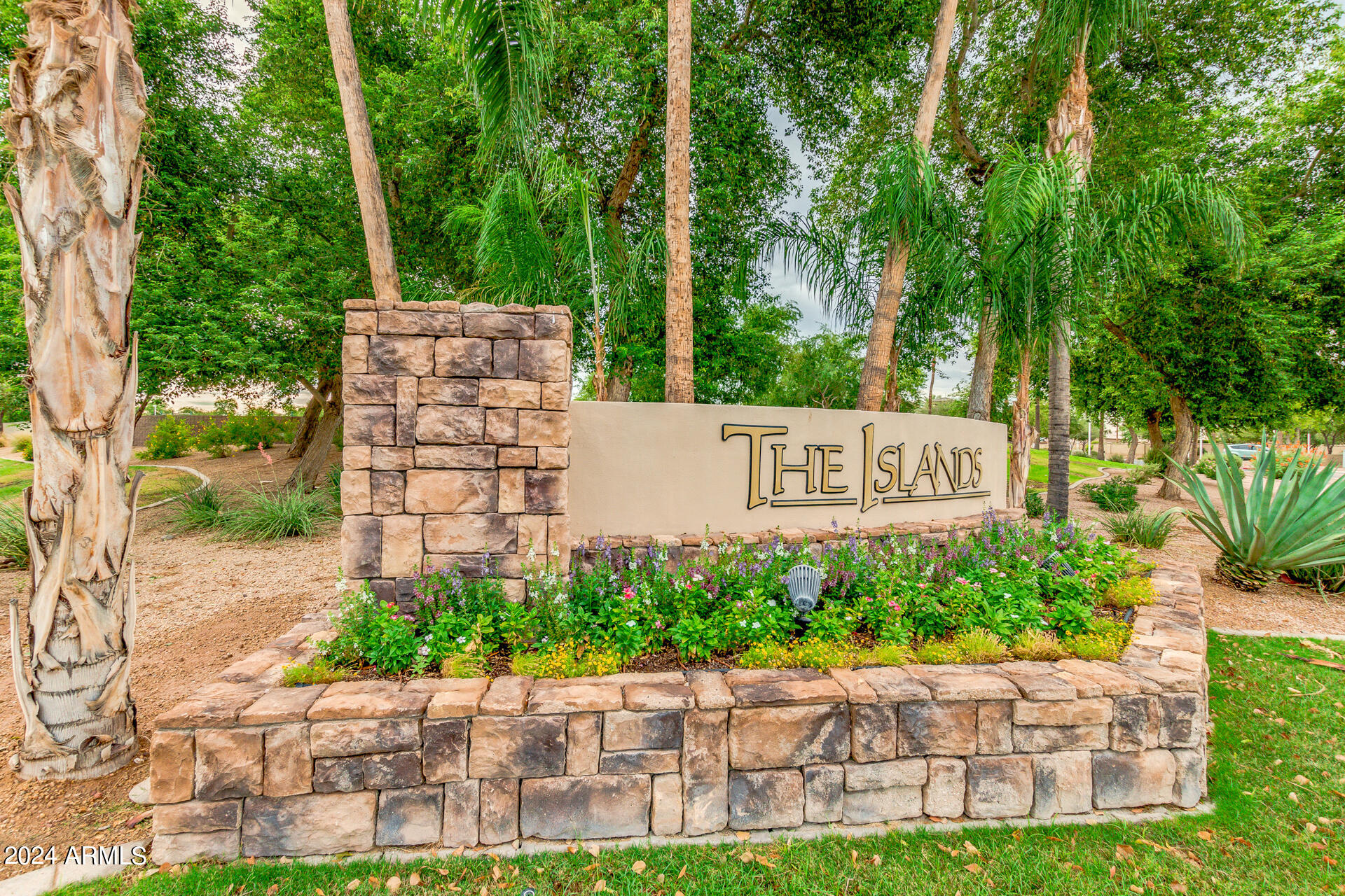926 W GRAND CAYMEN Drive