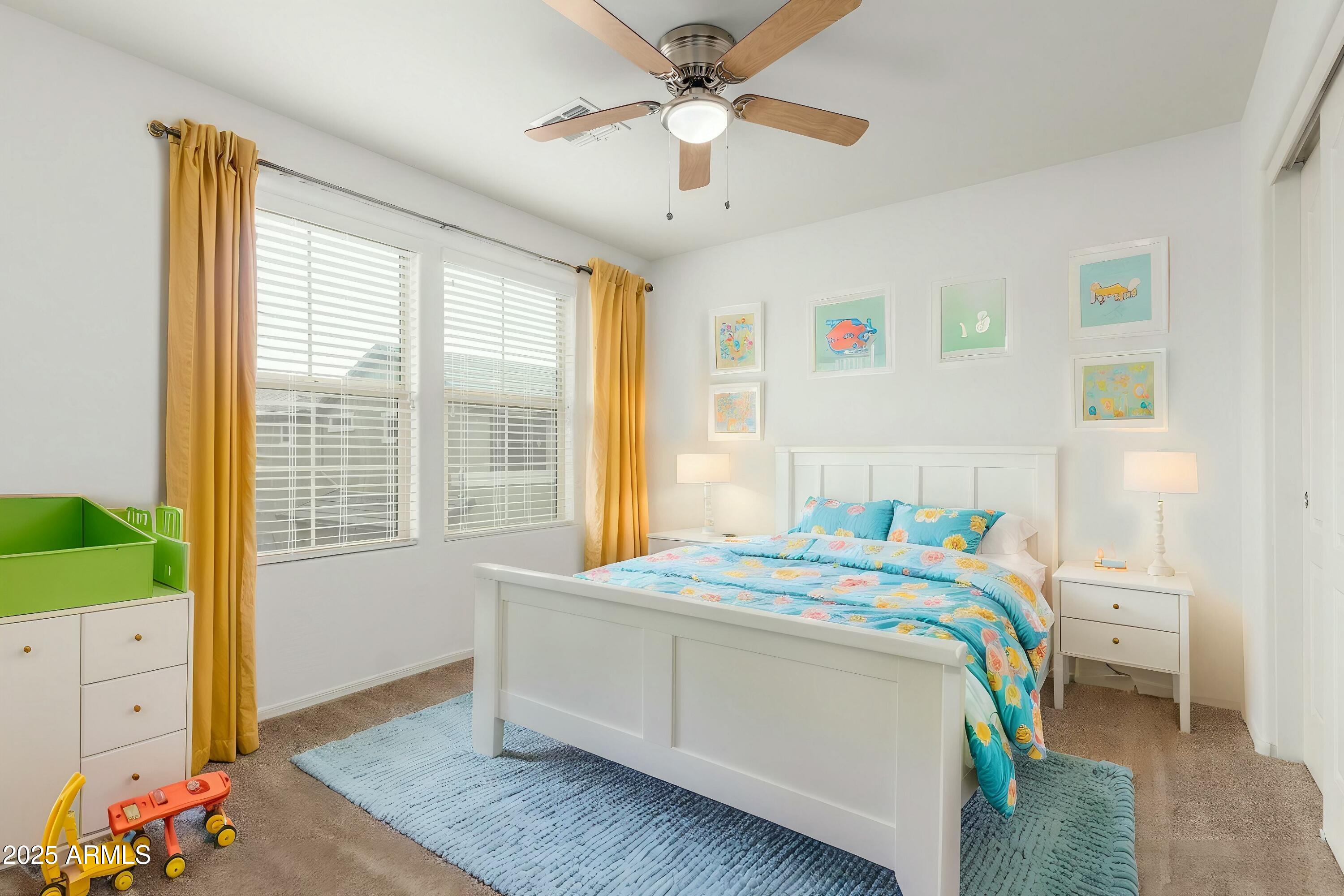 117 E ROADRUNNER Drive