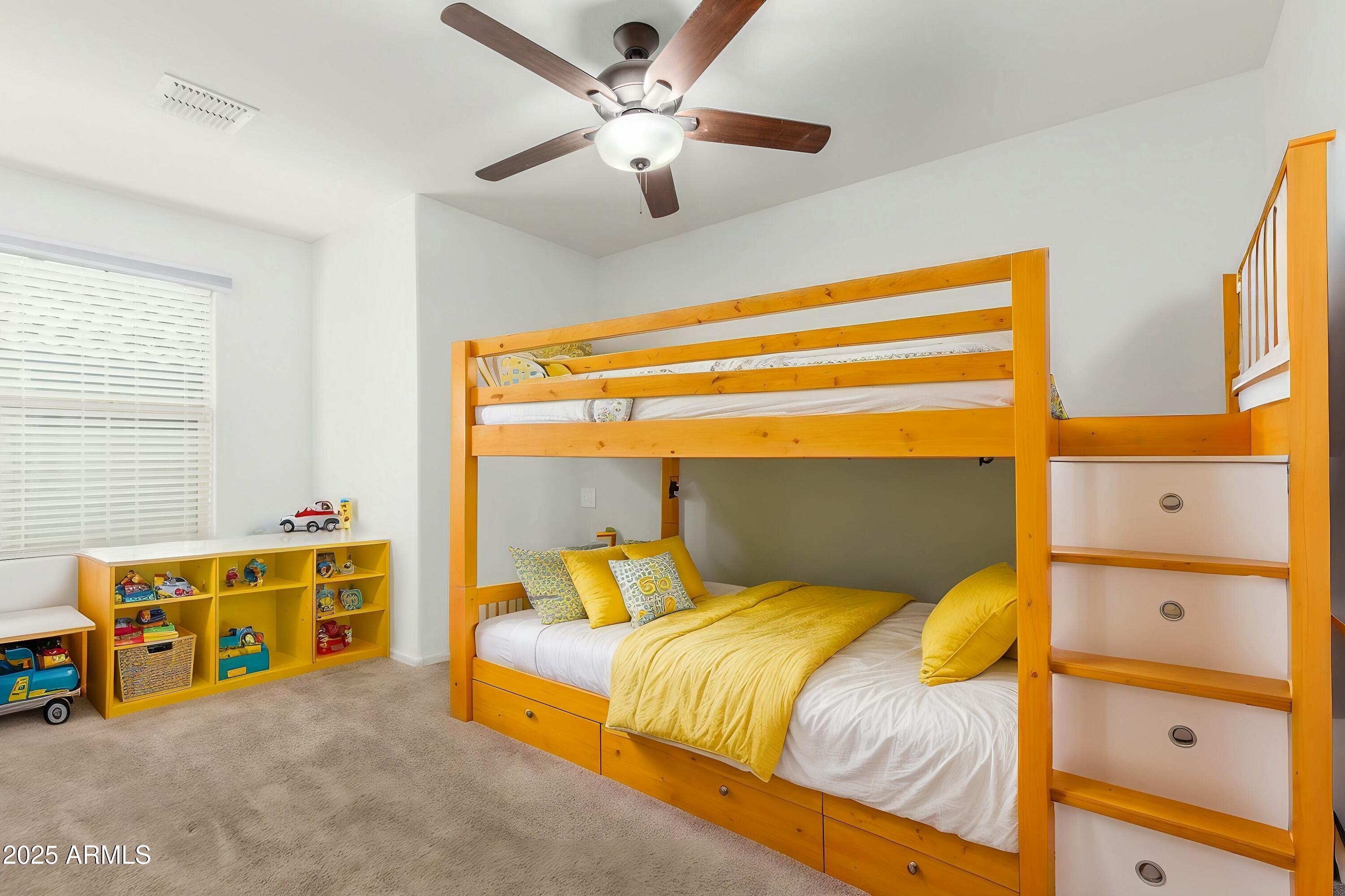 117 E ROADRUNNER Drive