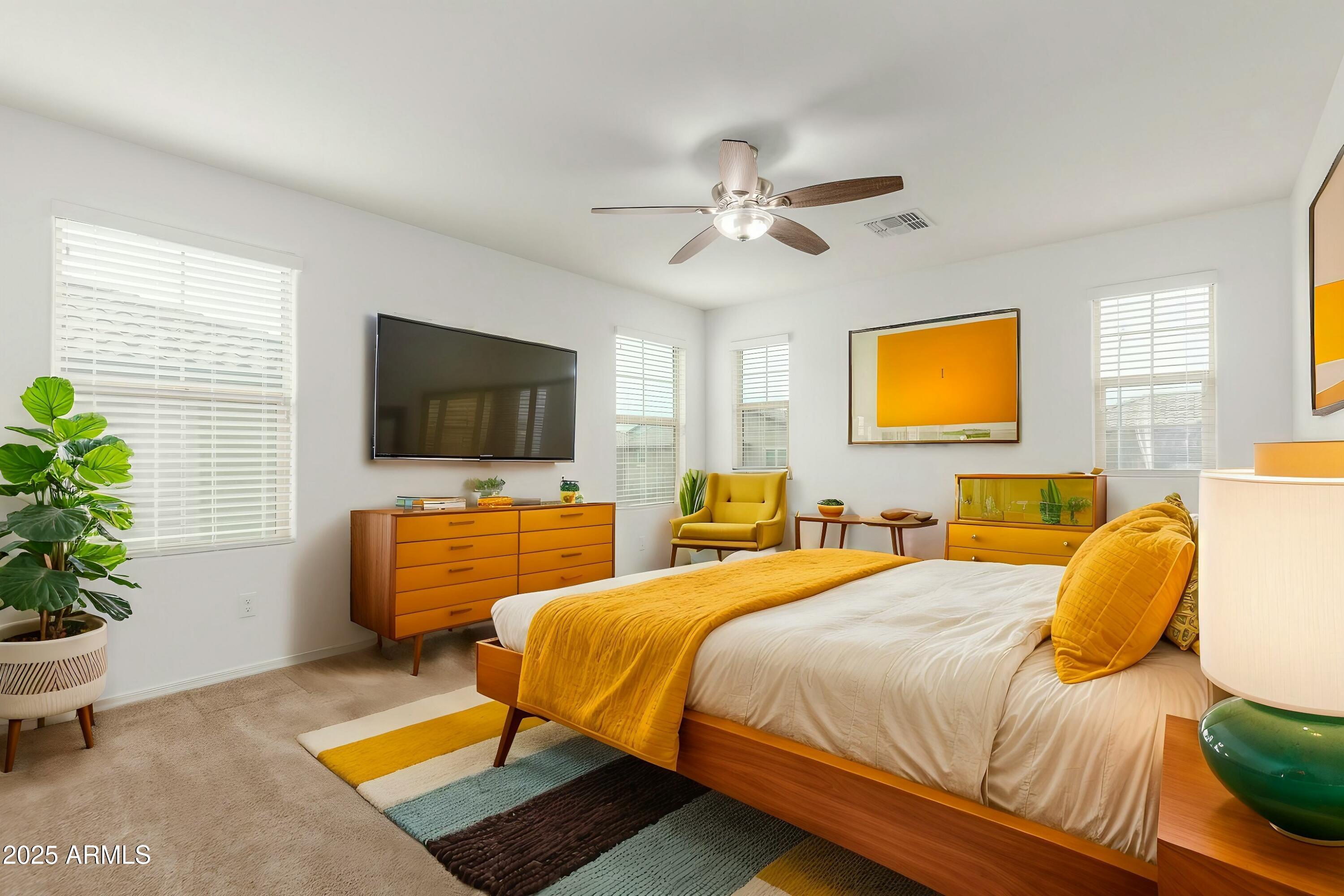 117 E ROADRUNNER Drive