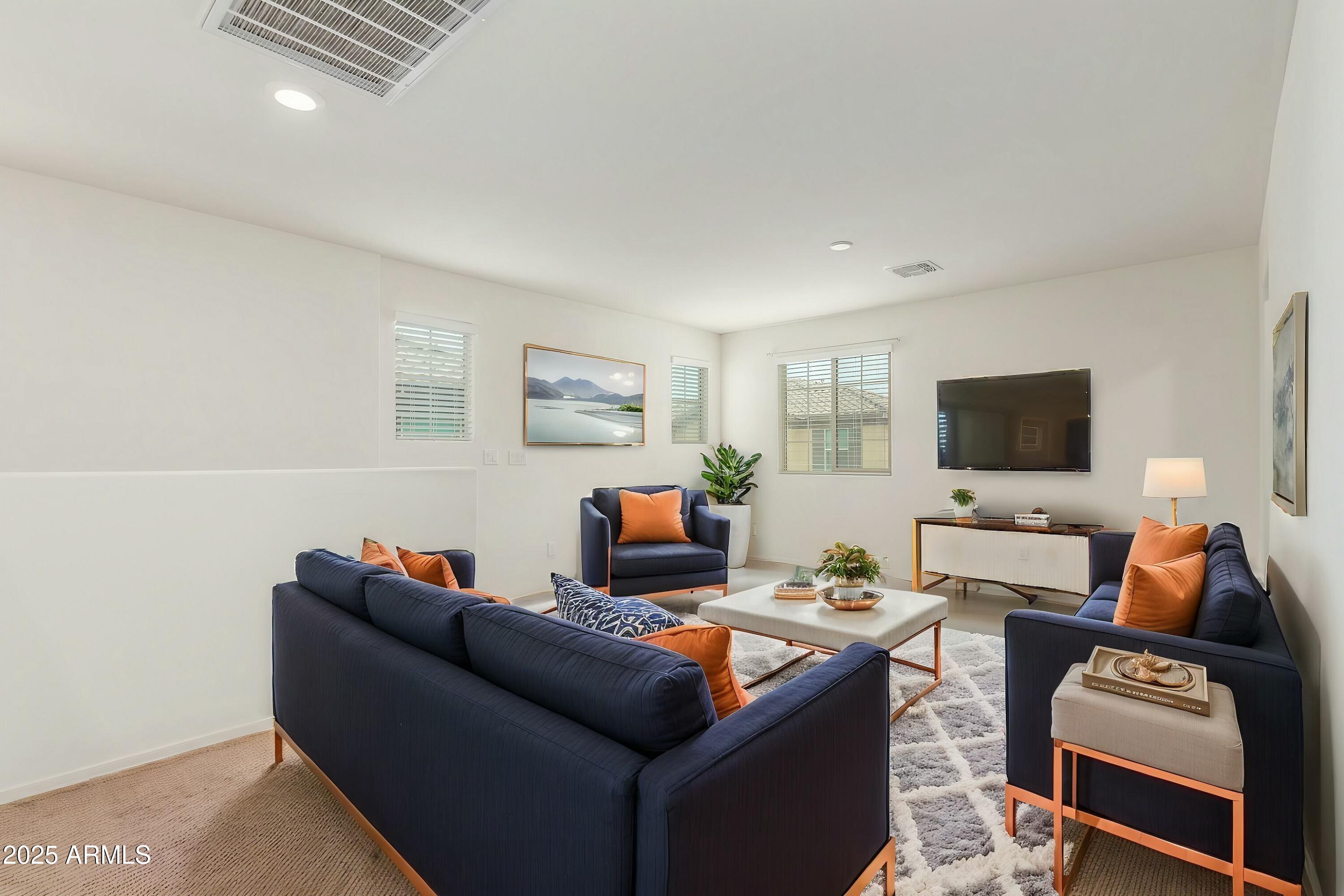 117 E ROADRUNNER Drive