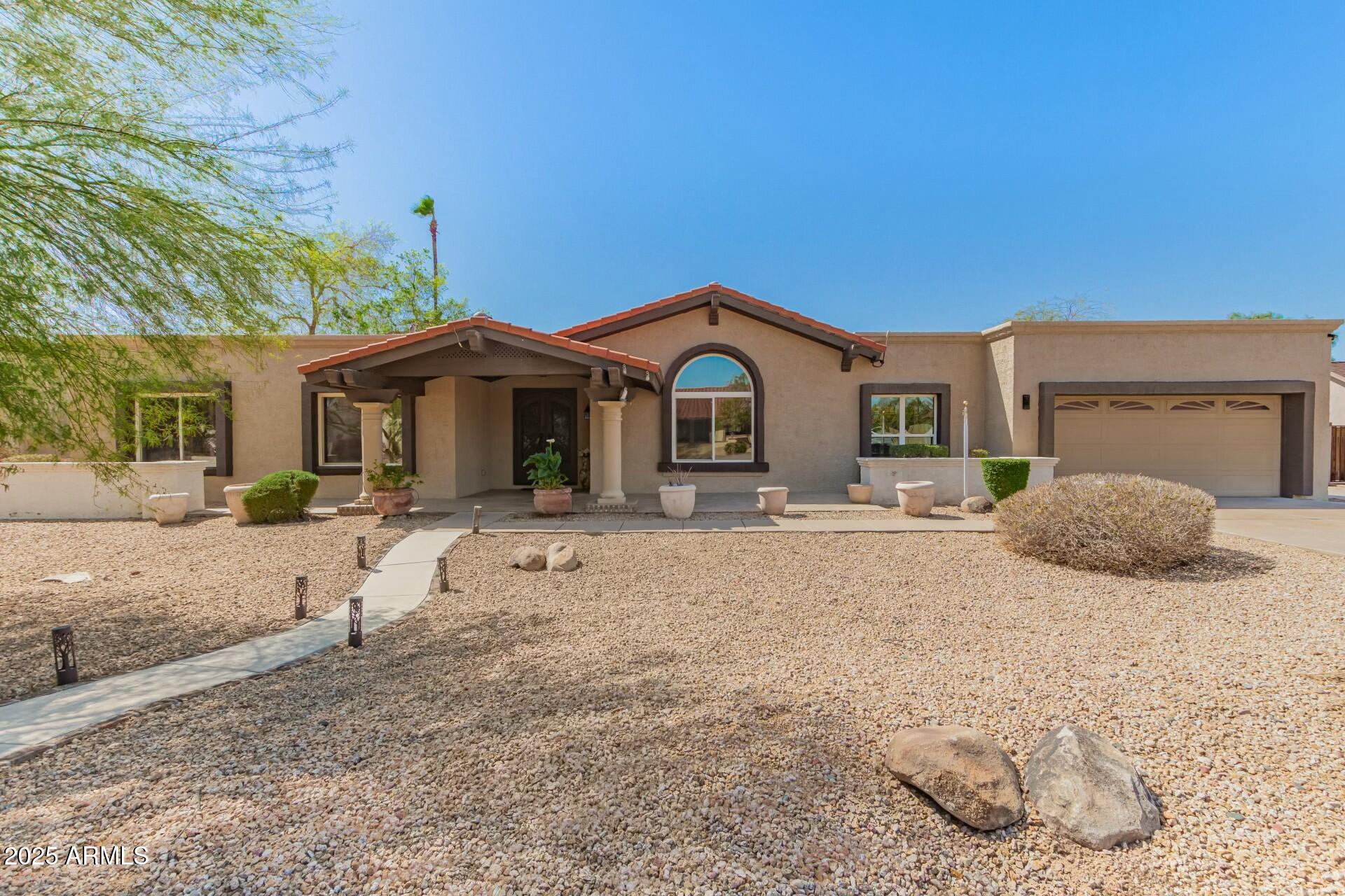 229 W LA VIEVE Lane