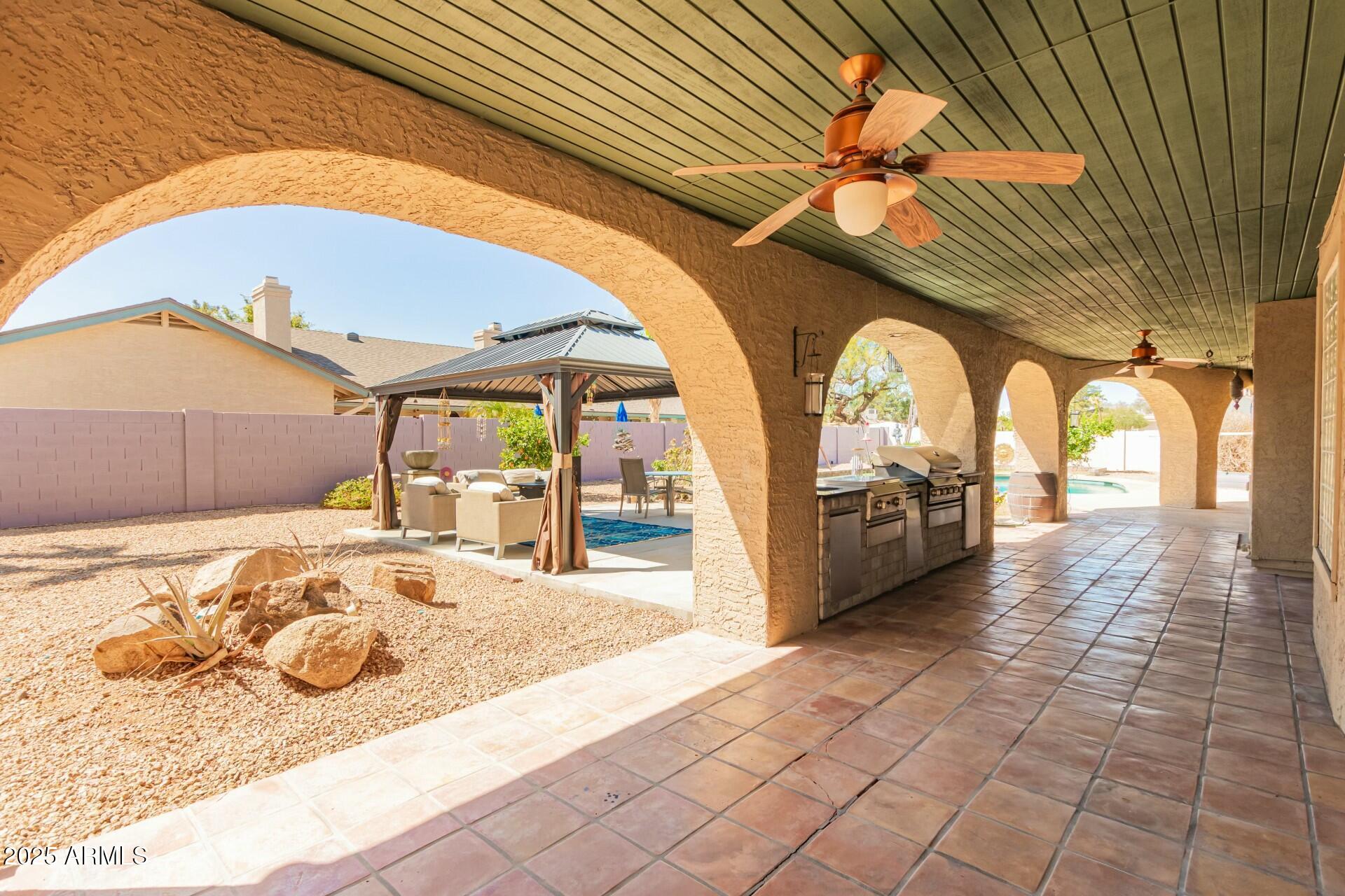 229 W LA VIEVE Lane