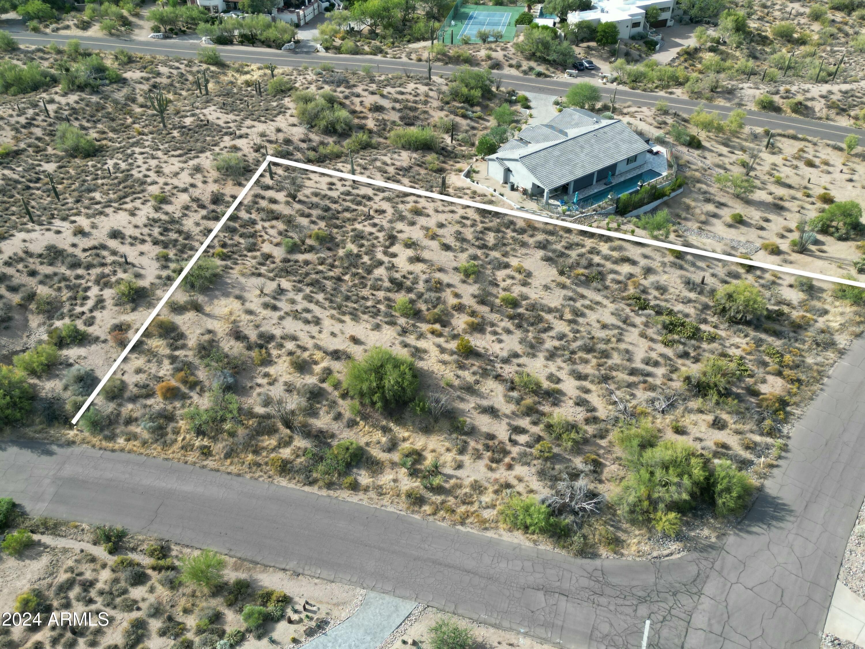 8417 E Dog Leg Drive, 946