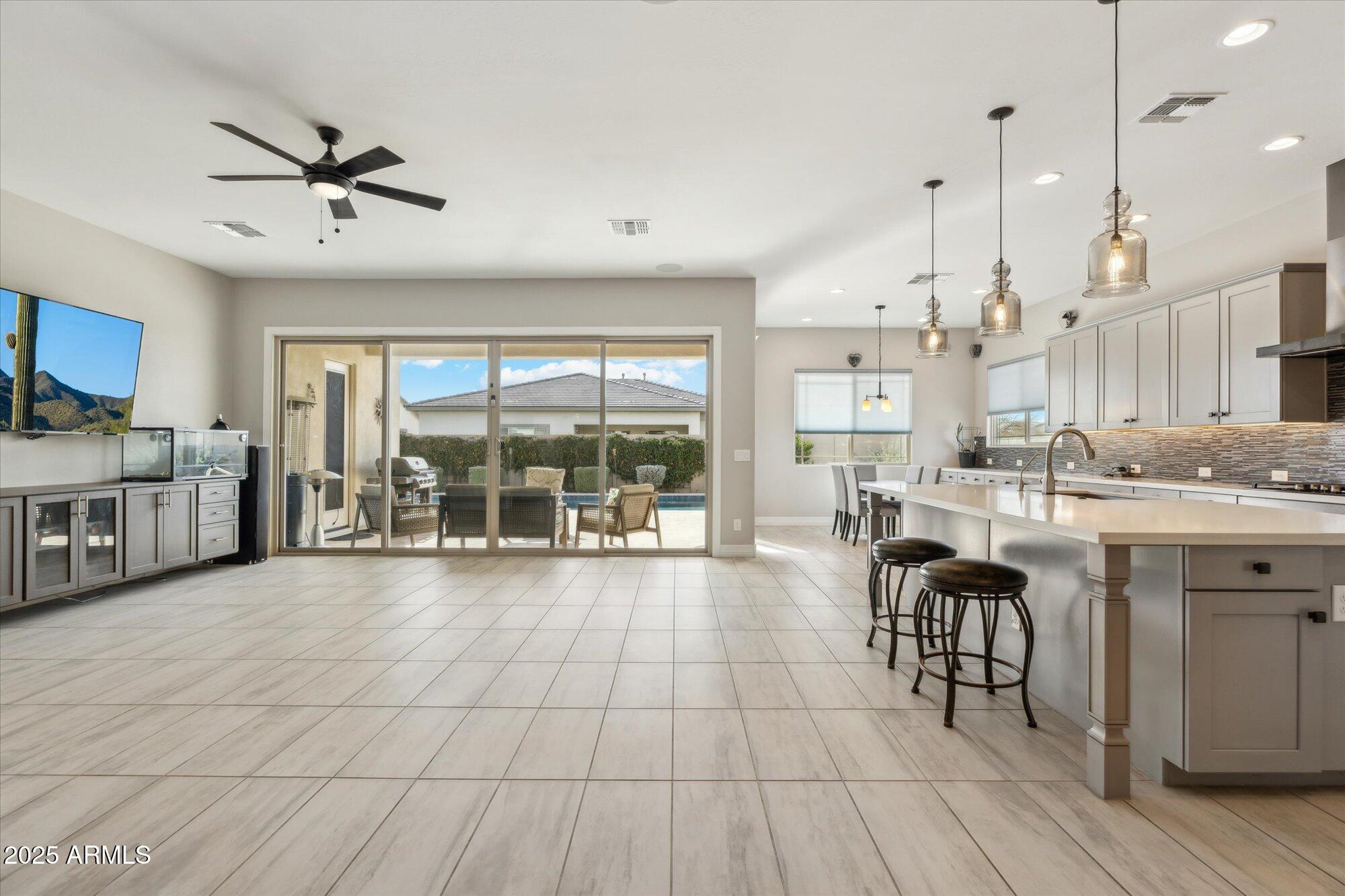 2081 E AQUARIUS Place