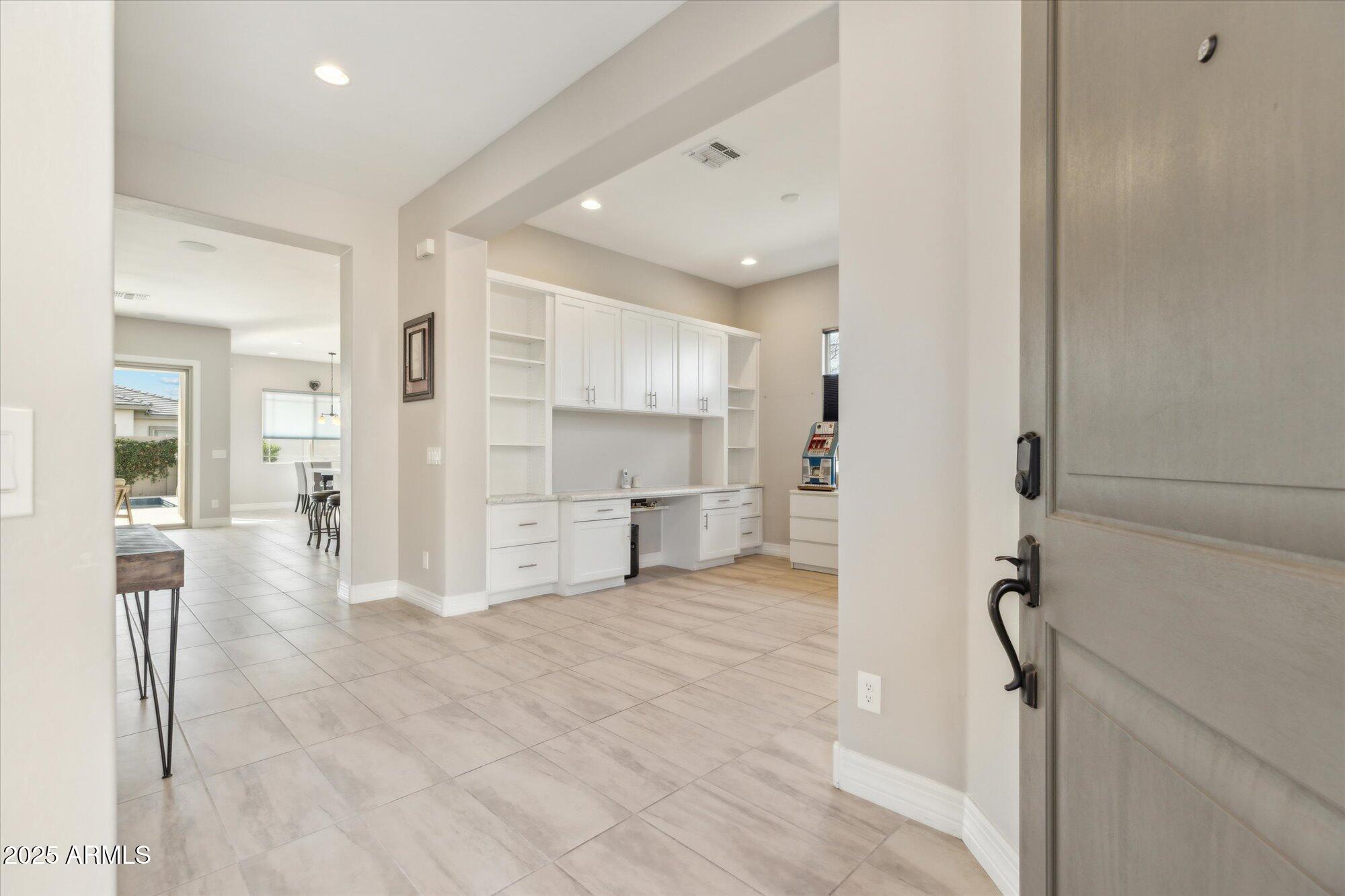 2081 E AQUARIUS Place
