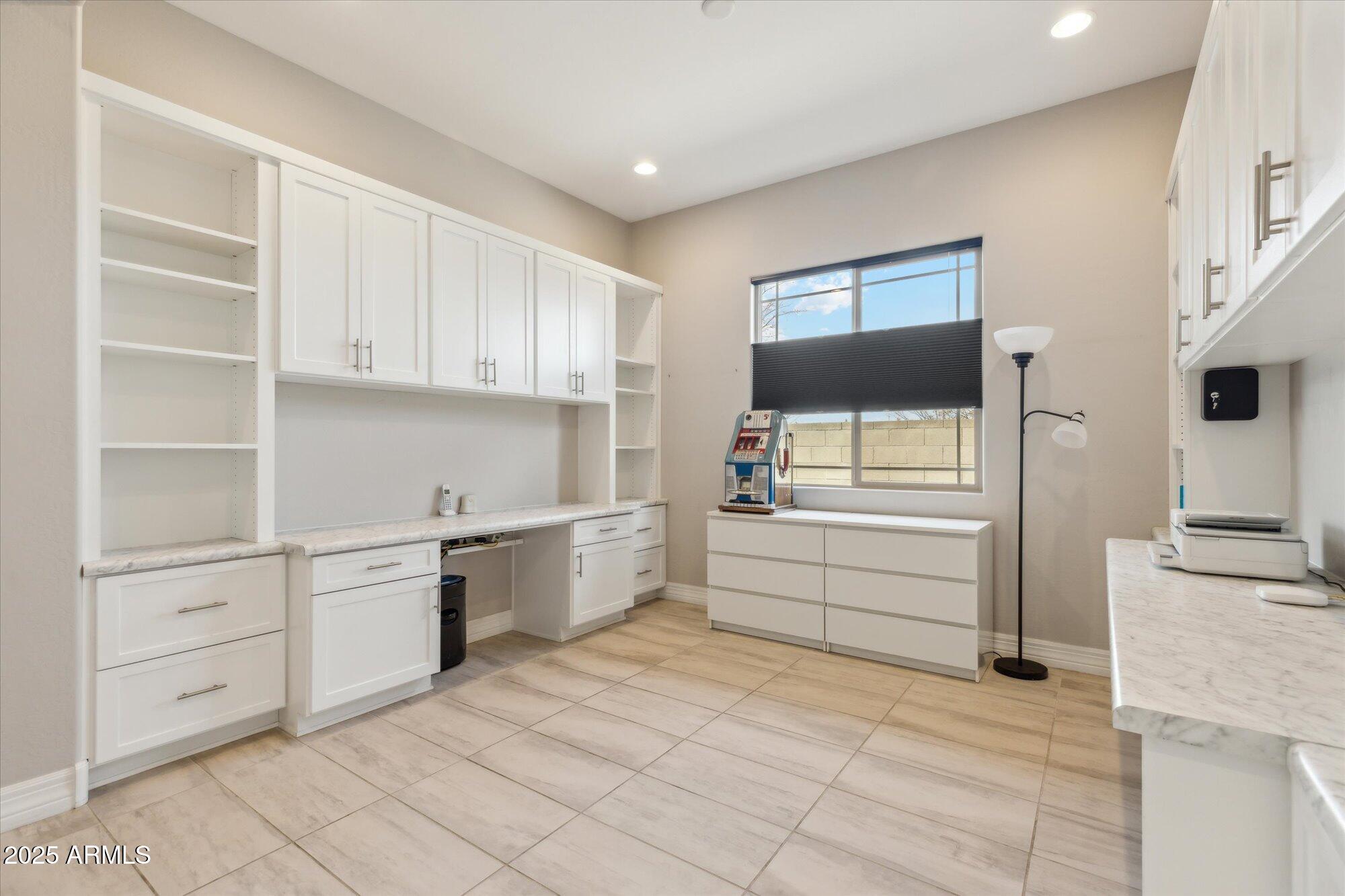 2081 E AQUARIUS Place