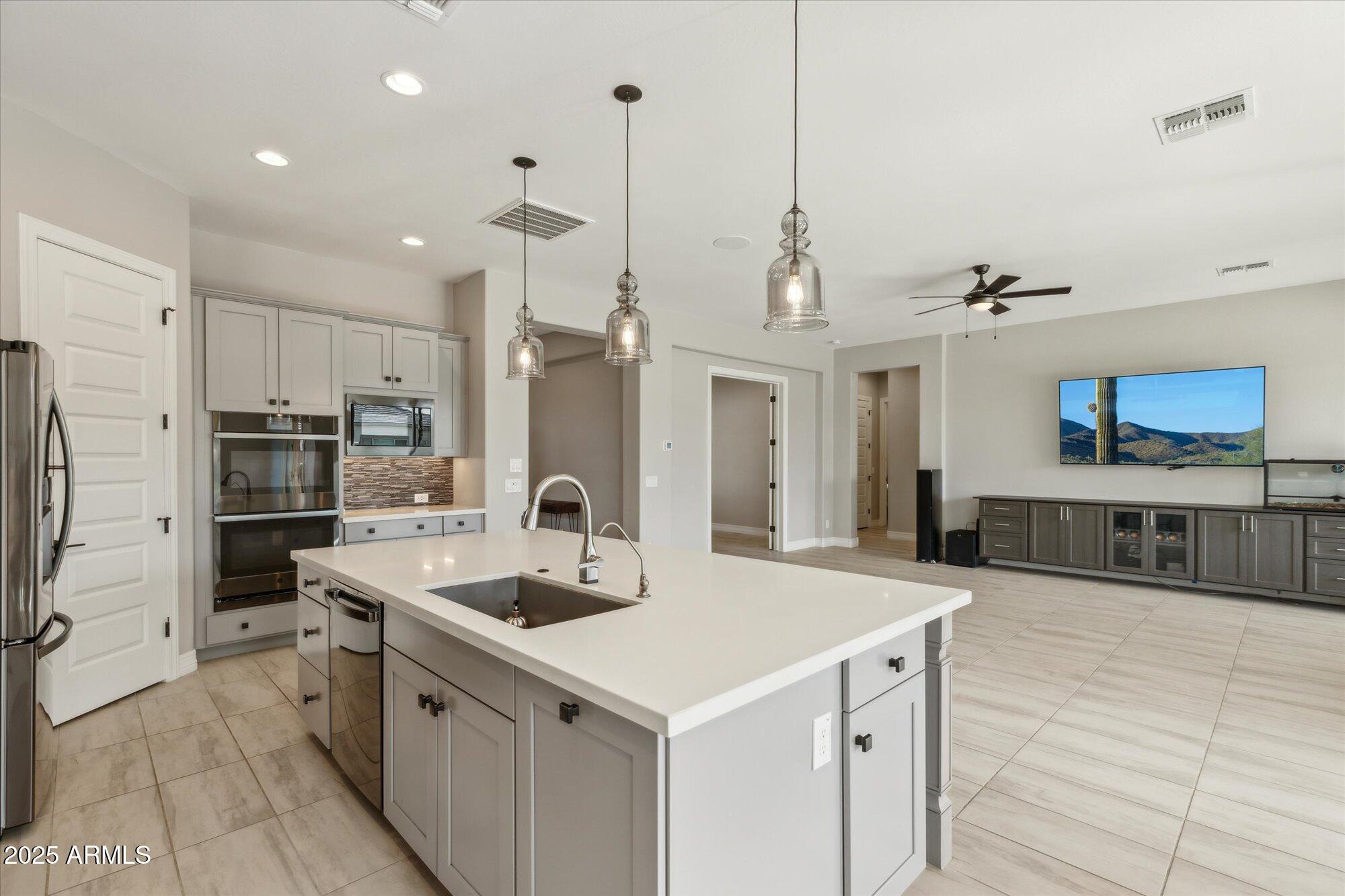 2081 E AQUARIUS Place
