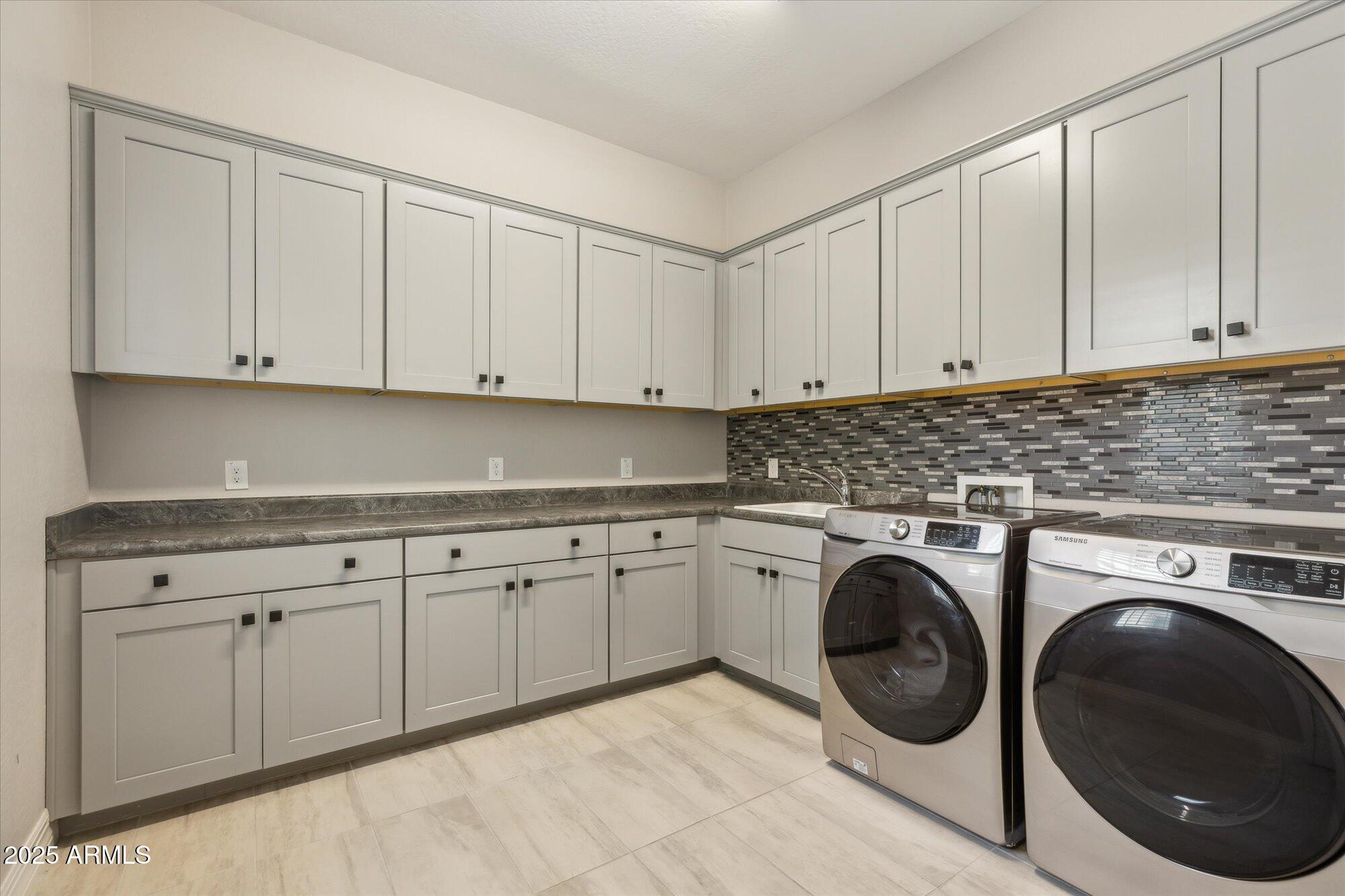 2081 E AQUARIUS Place