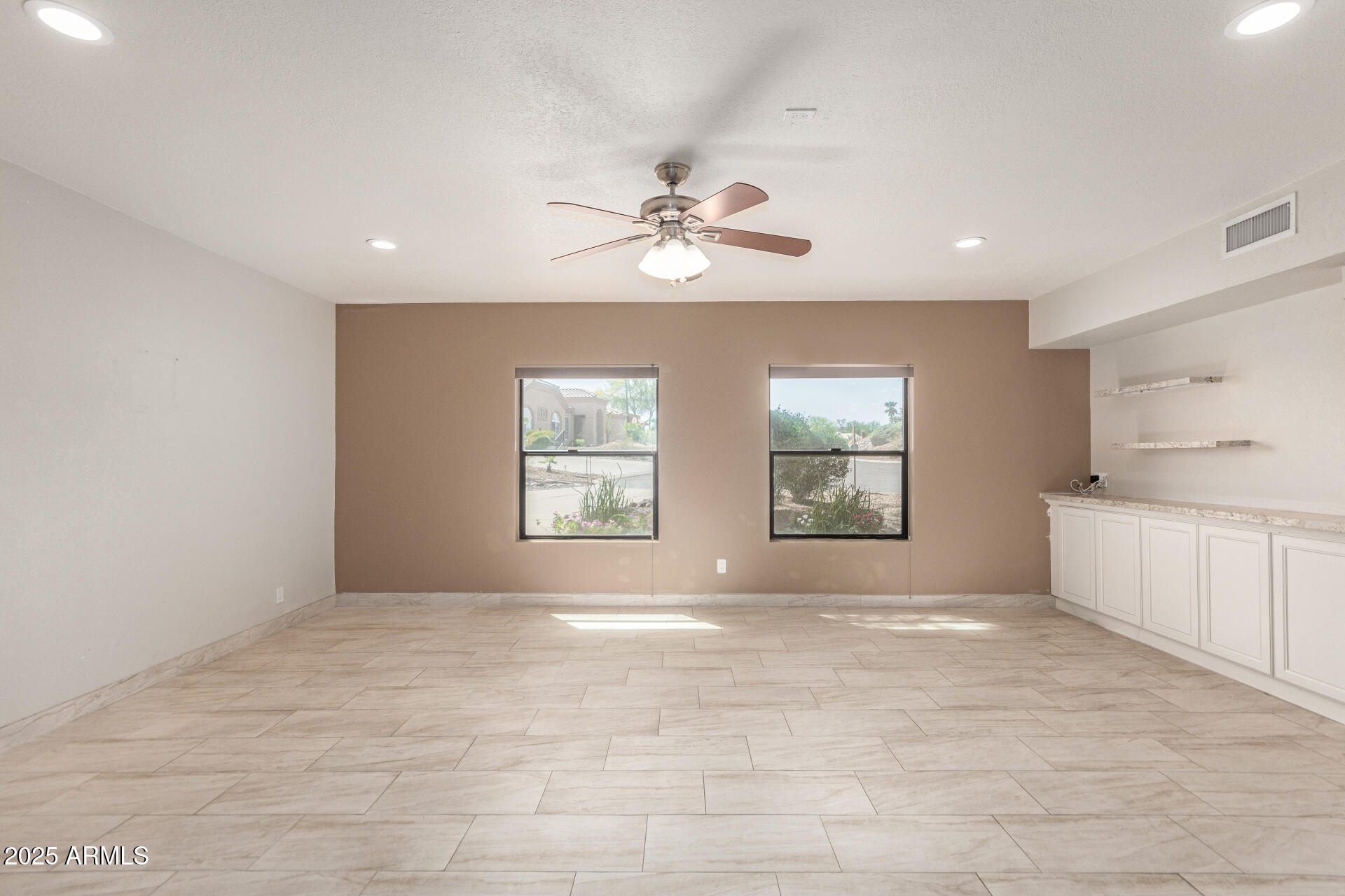 15843 E MUSTANG Drive