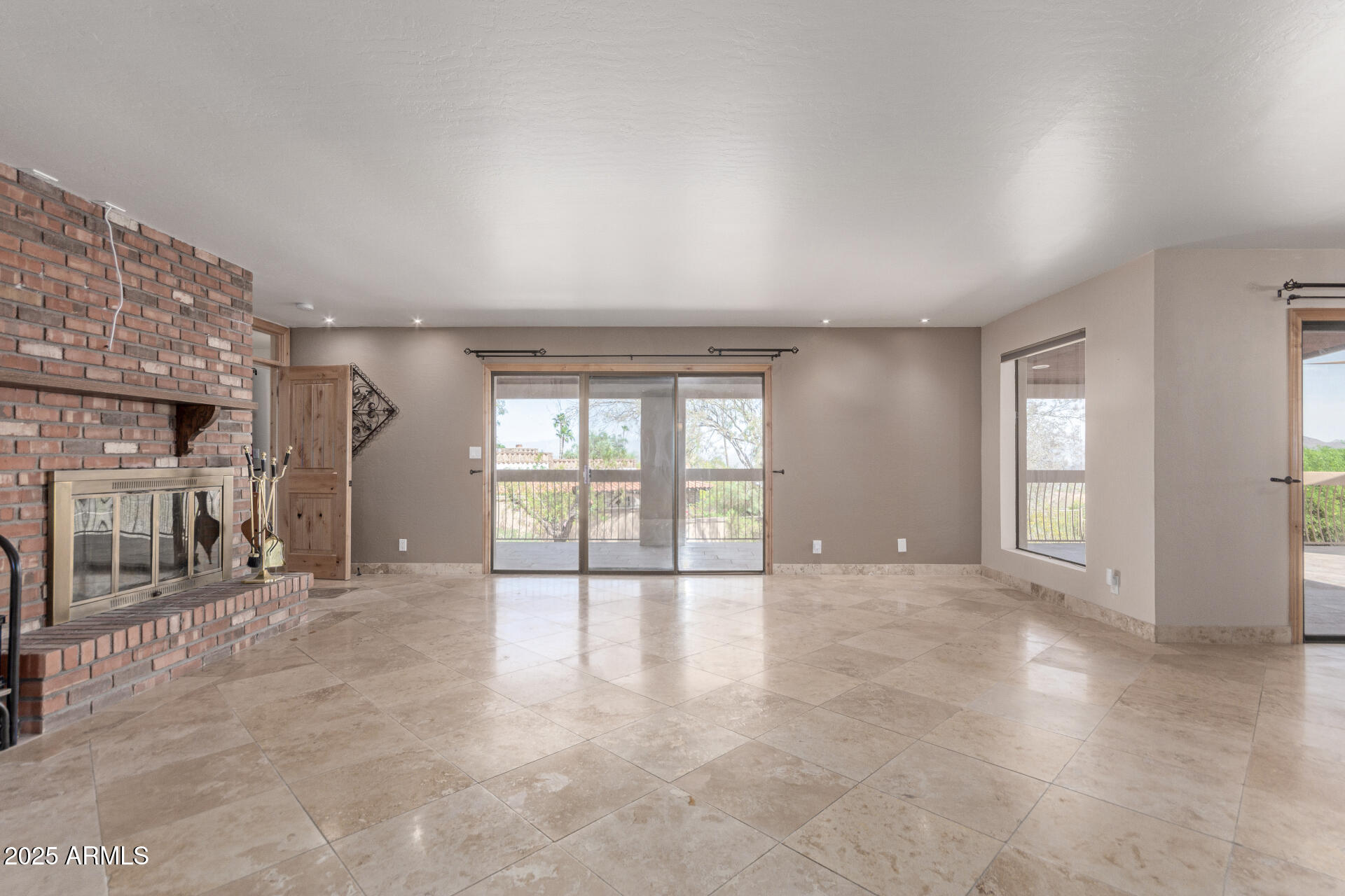 15843 E MUSTANG Drive