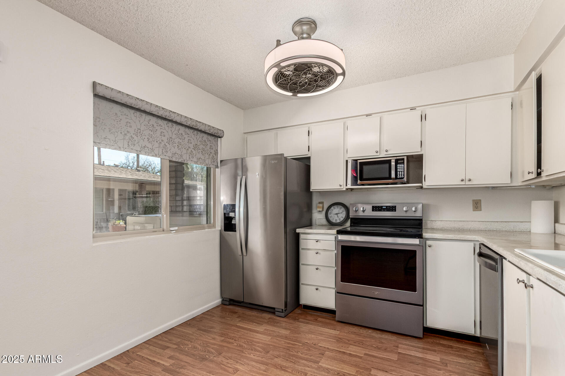 2442 E UNIVERSITY Drive, 6