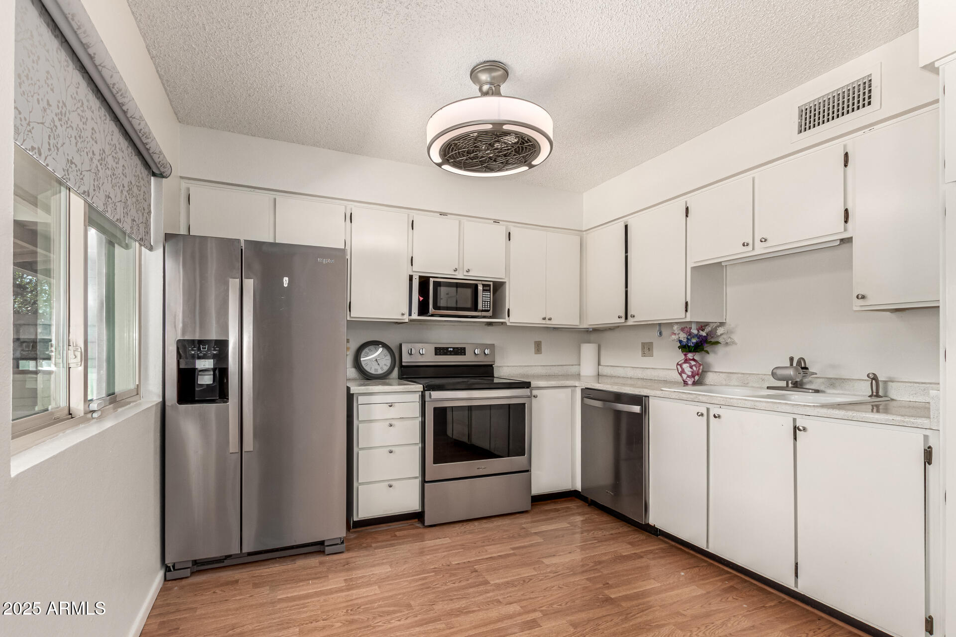 2442 E UNIVERSITY Drive, 6