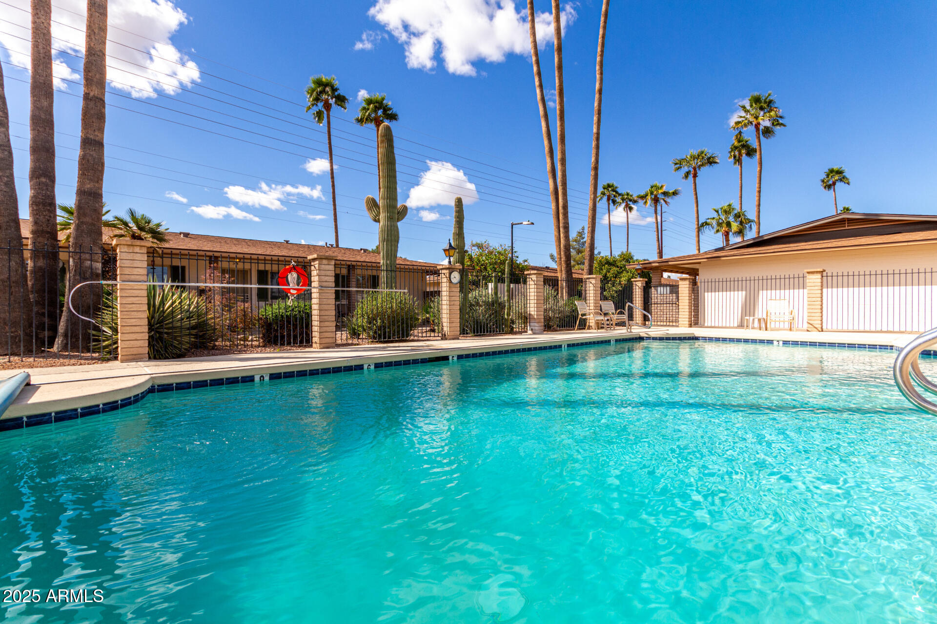 2442 E UNIVERSITY Drive, 6