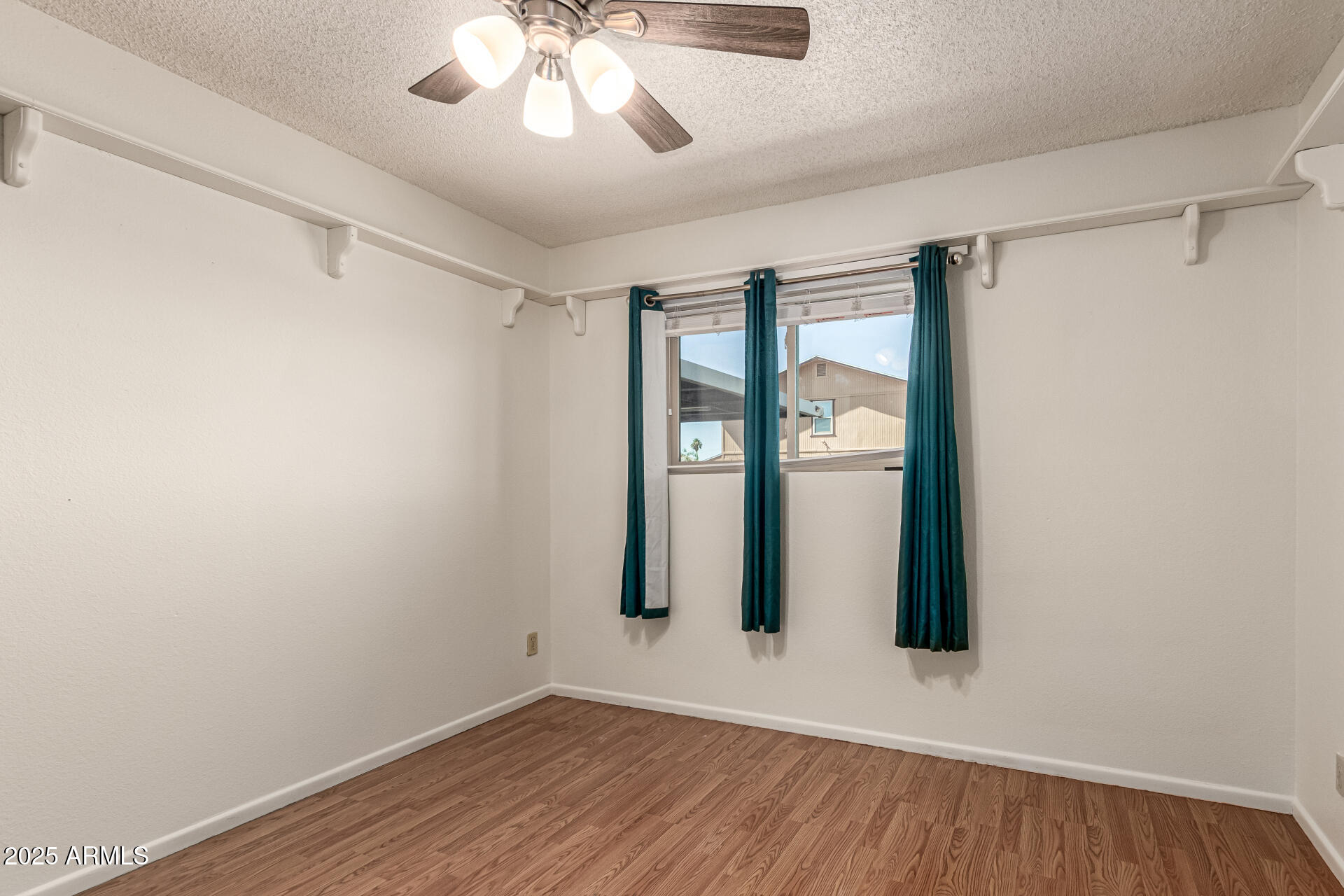 2442 E UNIVERSITY Drive, 6