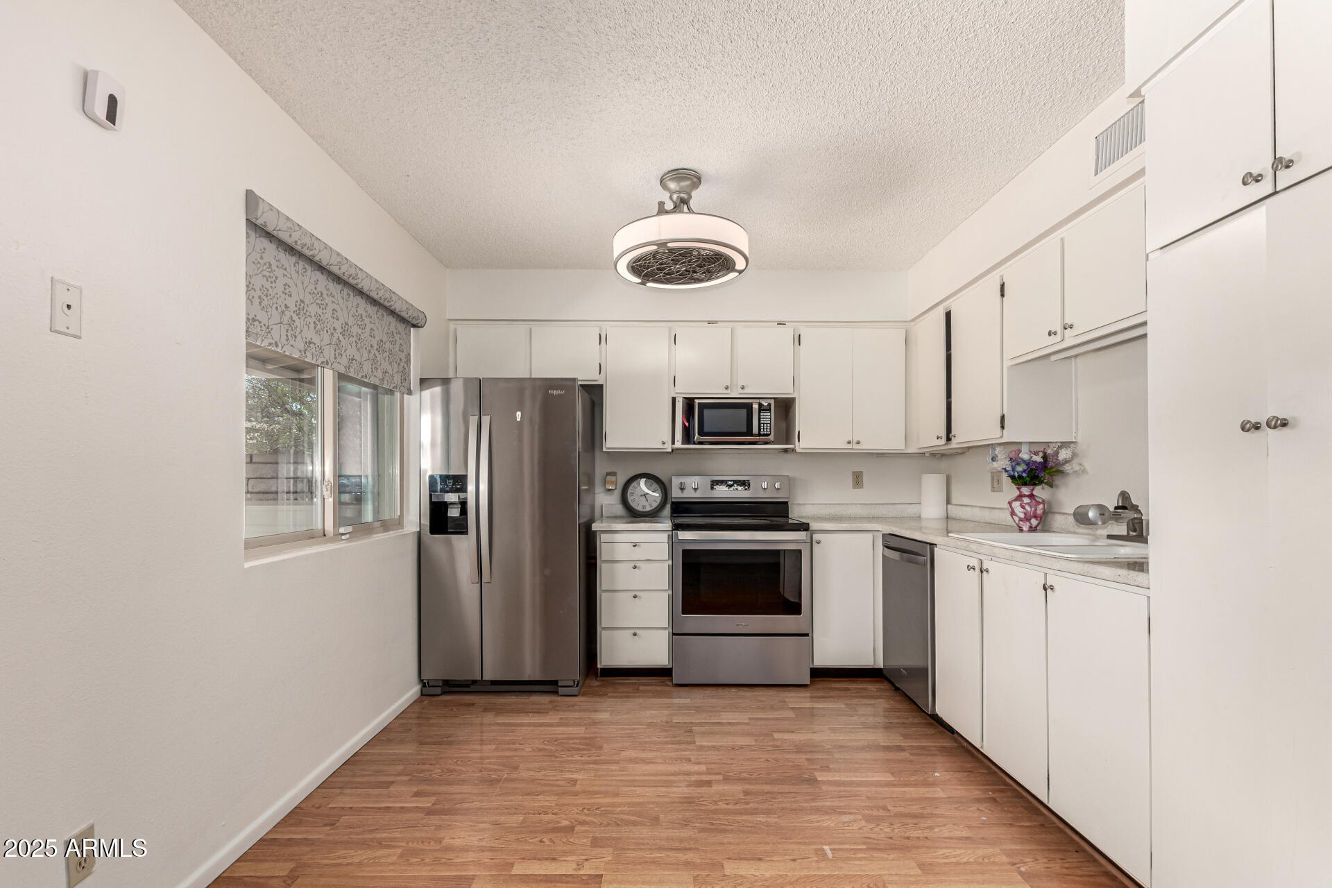 2442 E UNIVERSITY Drive, 6