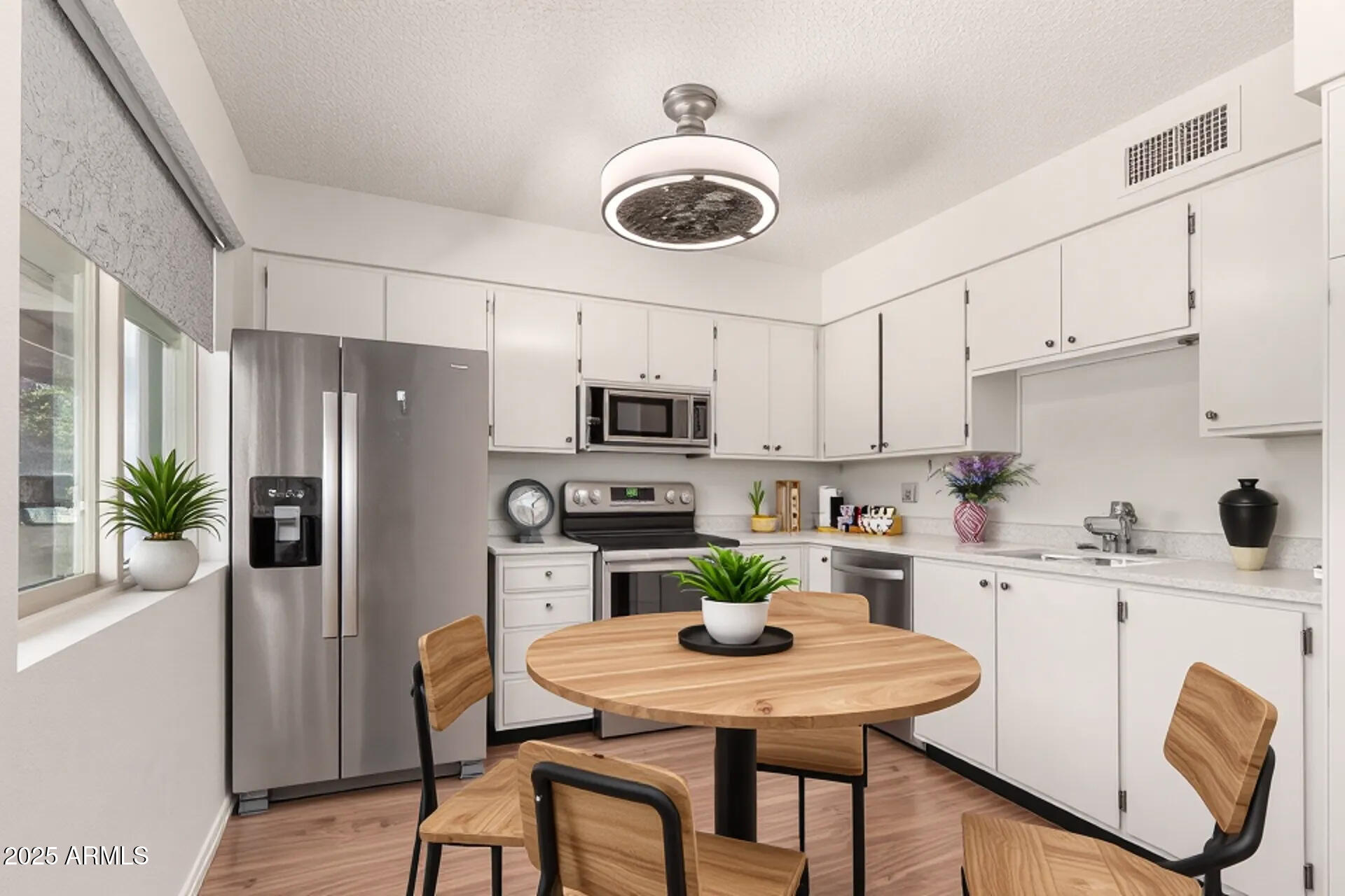 2442 E UNIVERSITY Drive, 6