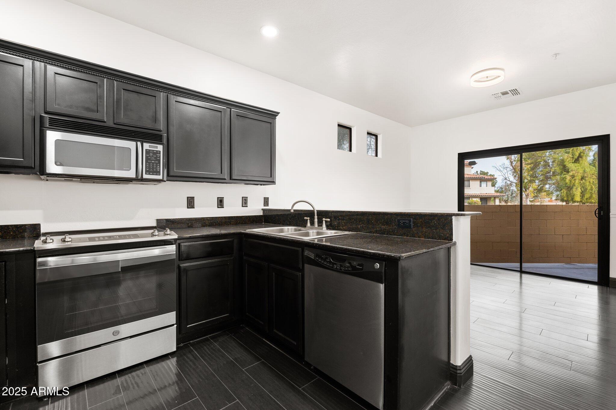 7601 E ROOSEVELT Street, 1007