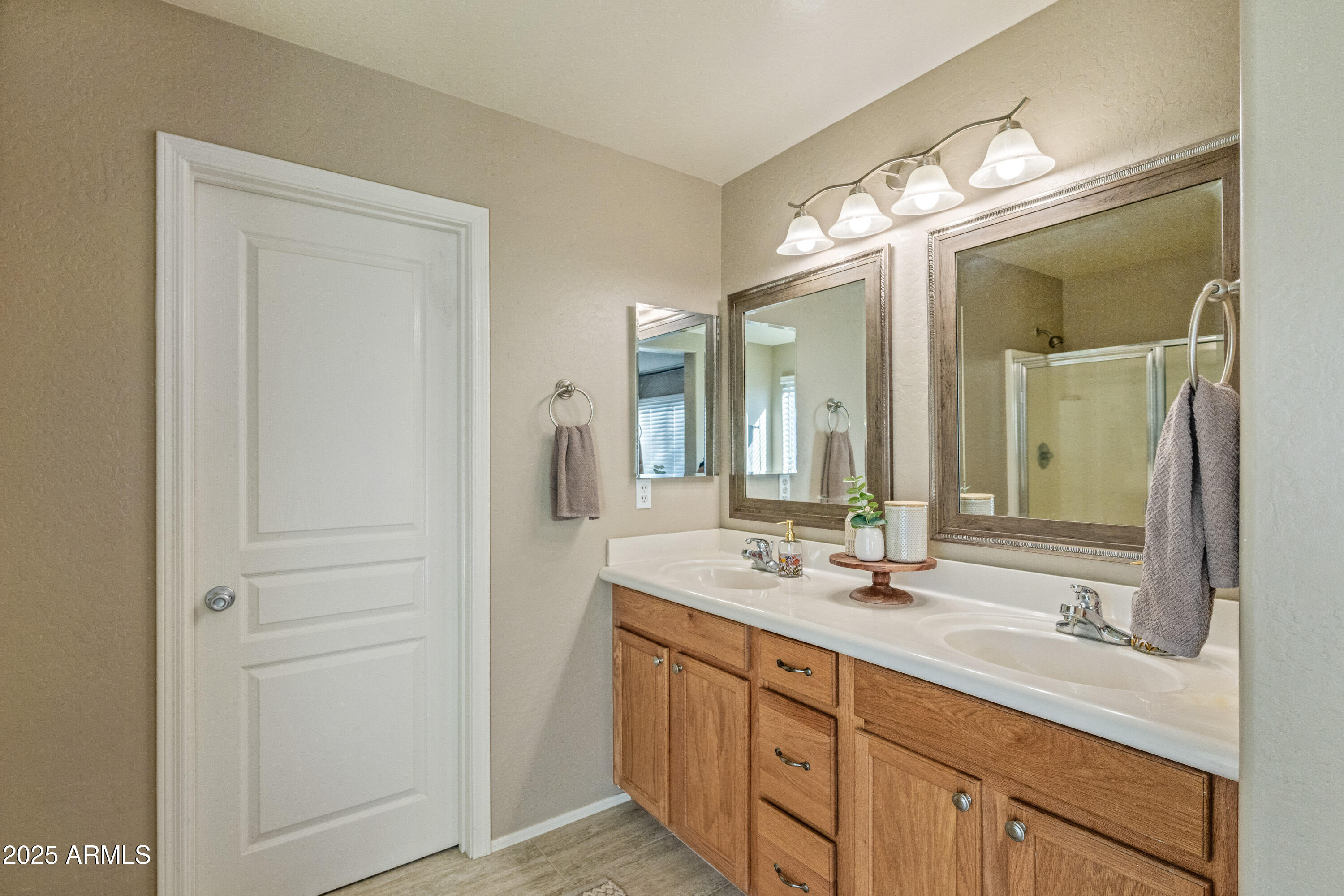 3753 E SEBASTIAN Lane