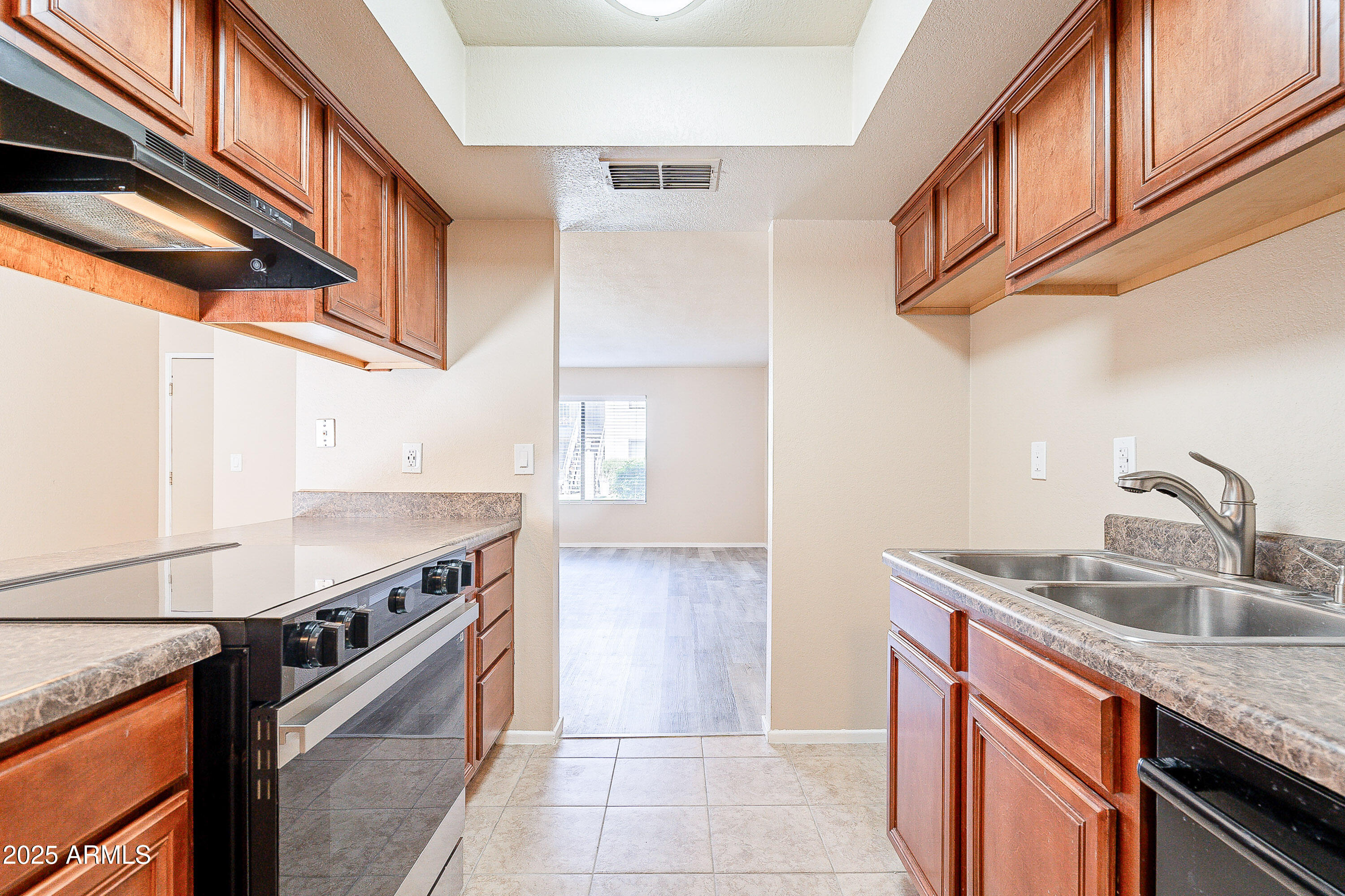 1402 E GUADALUPE Road, 110