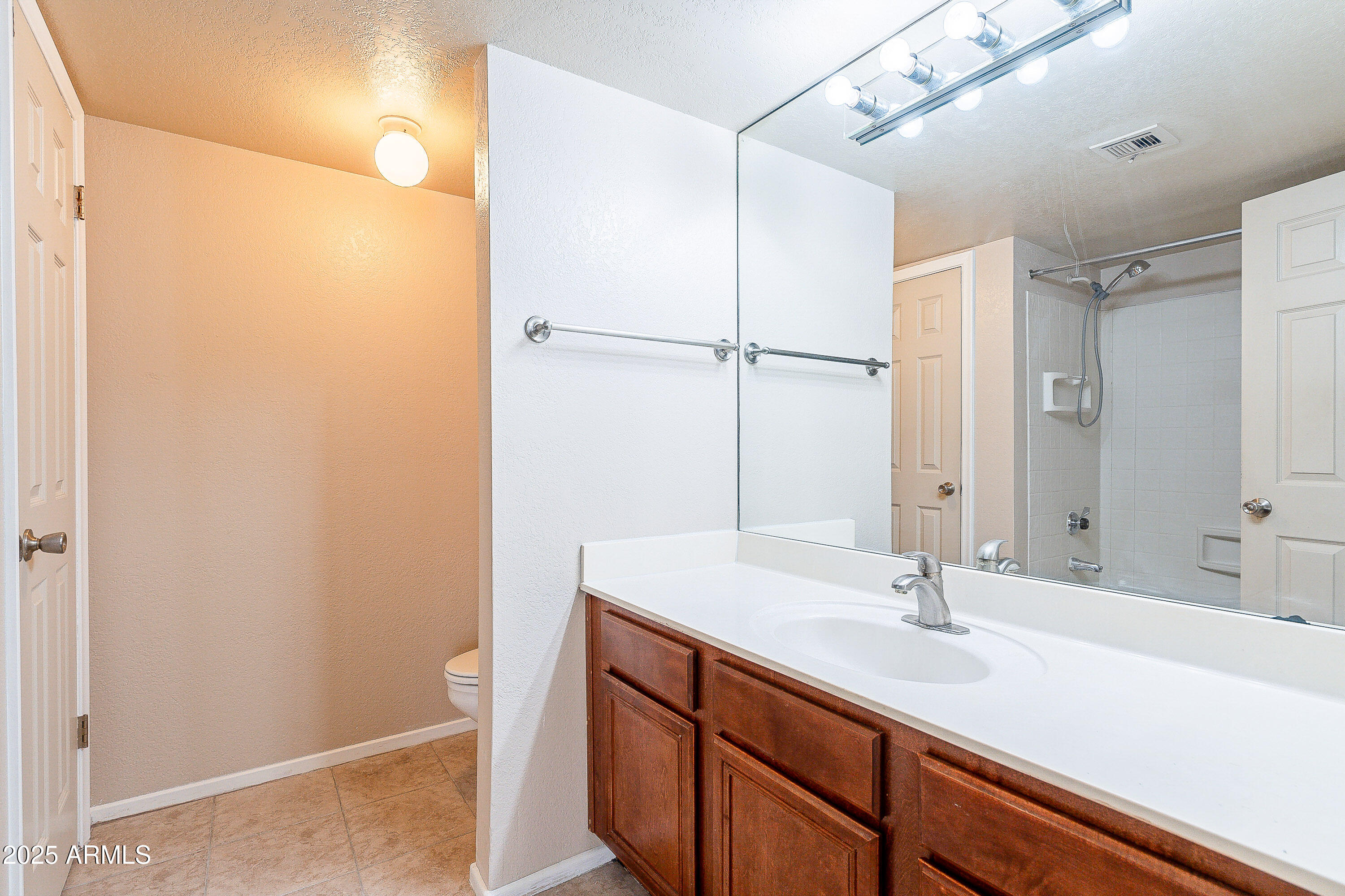 1402 E GUADALUPE Road, 110