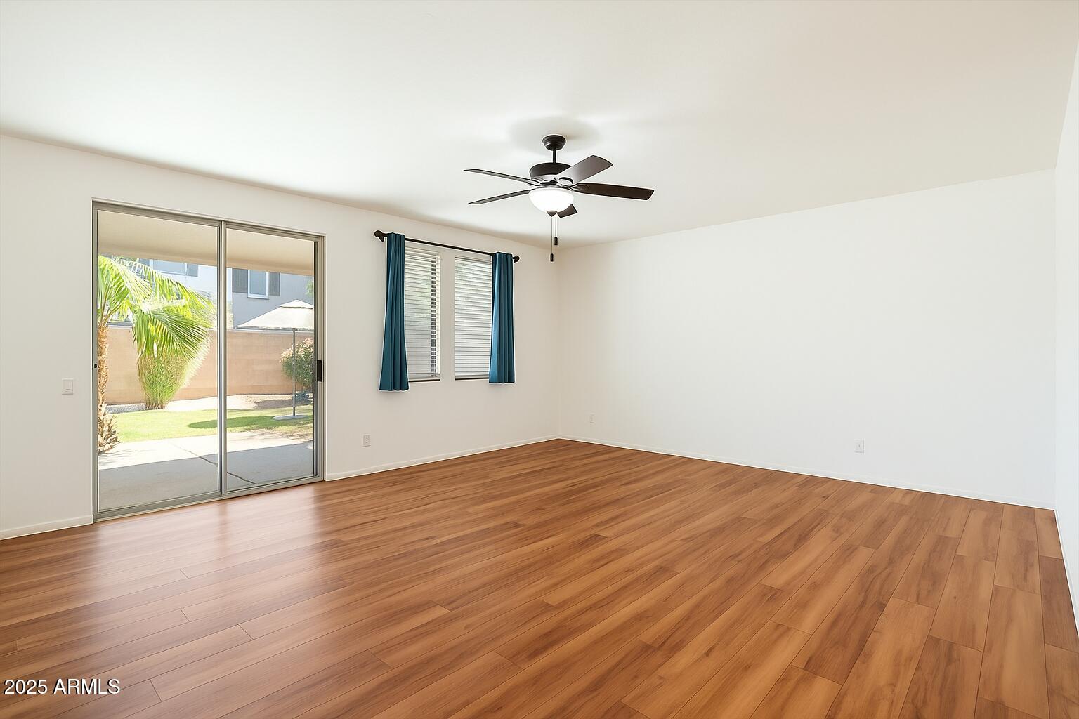 3410 E PAGEANT Place