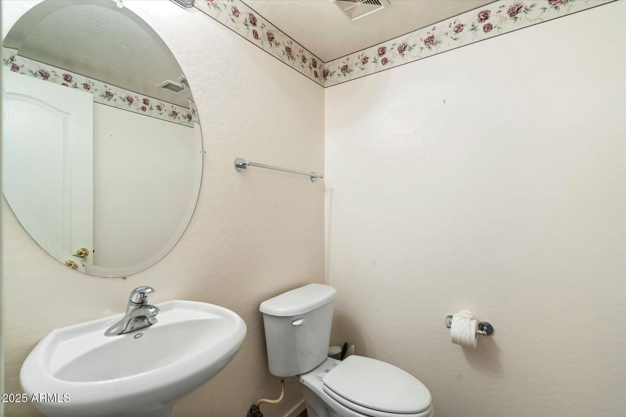 3410 E PAGEANT Place