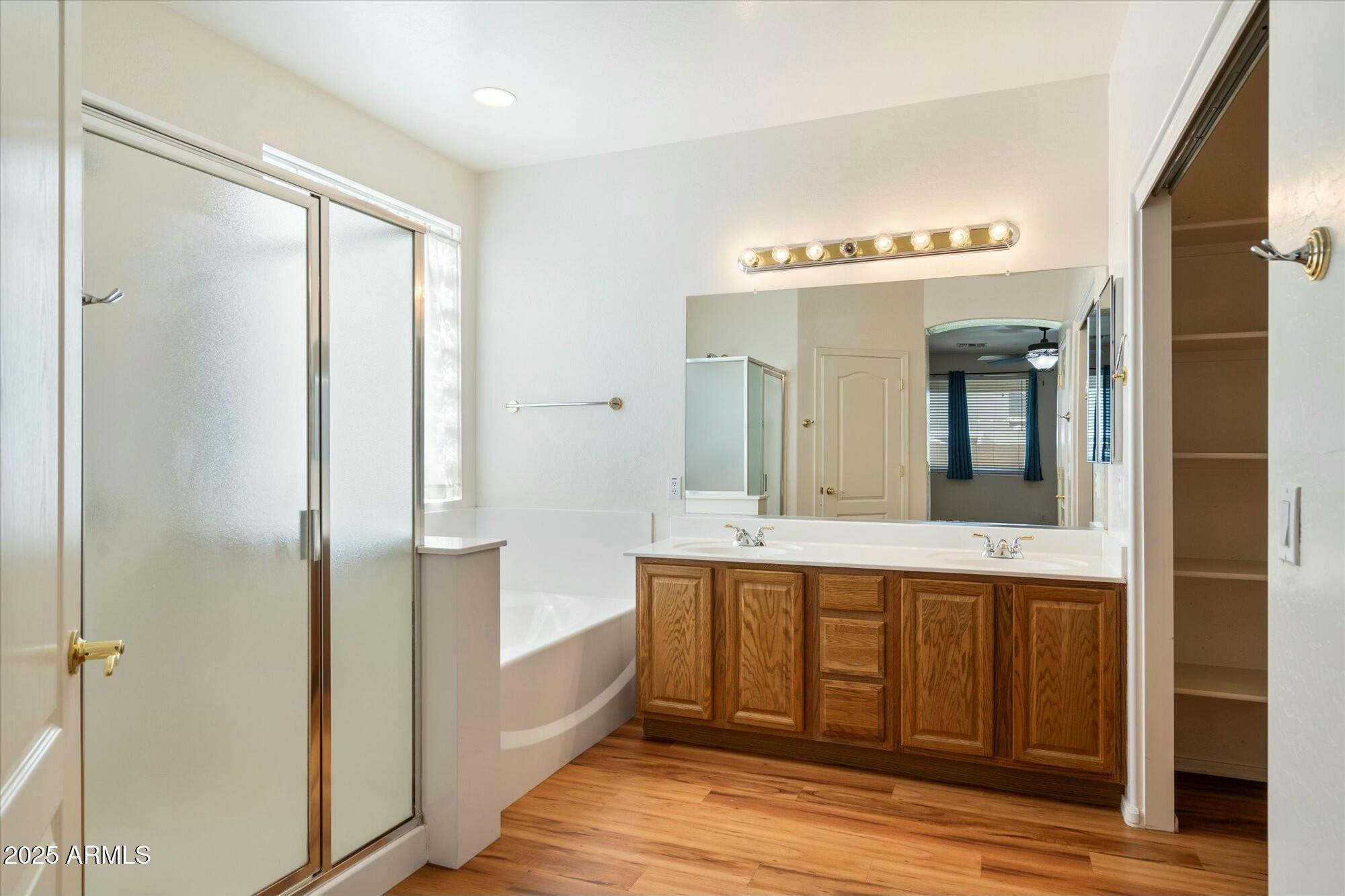 3410 E PAGEANT Place