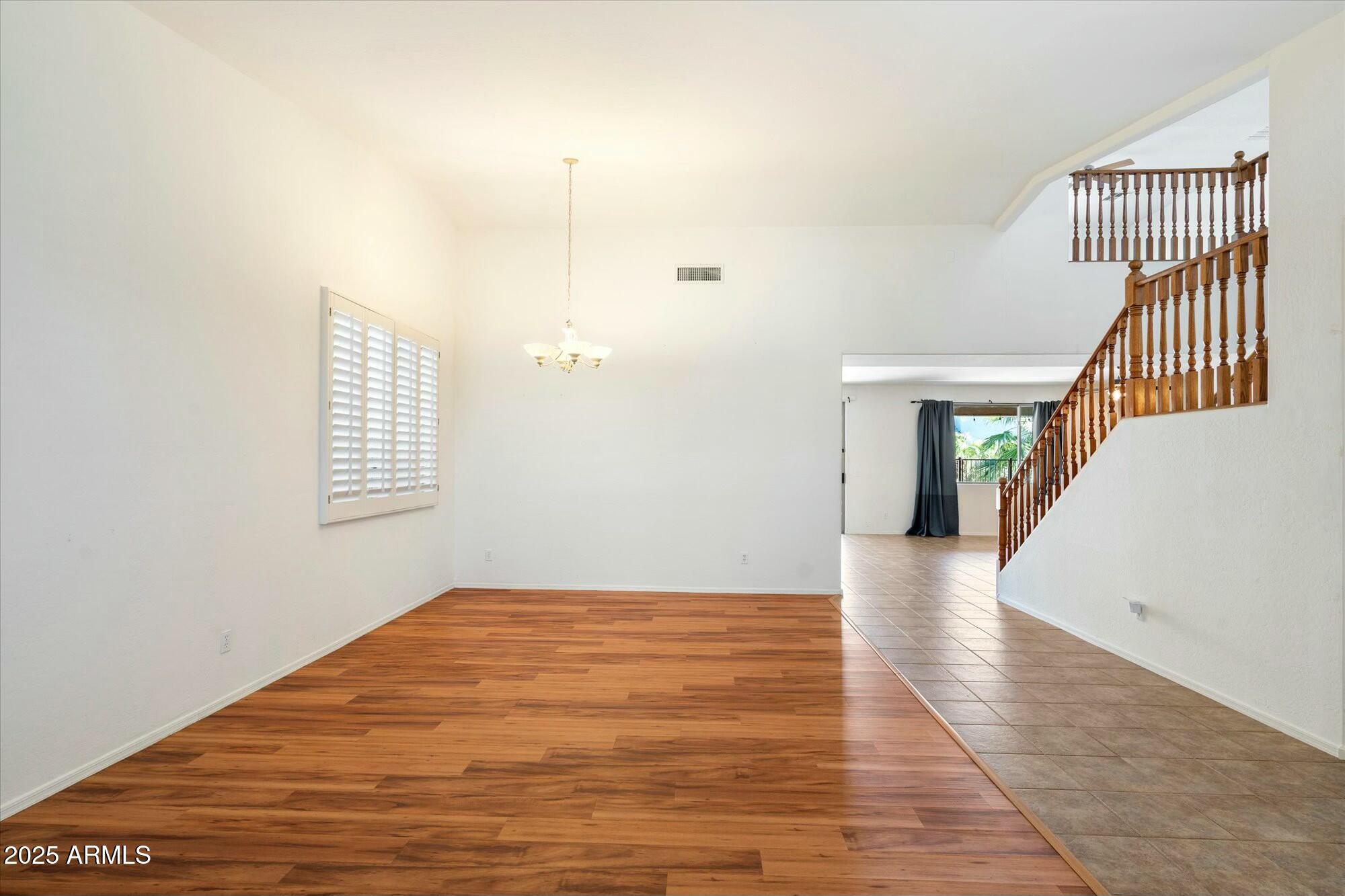 3410 E PAGEANT Place