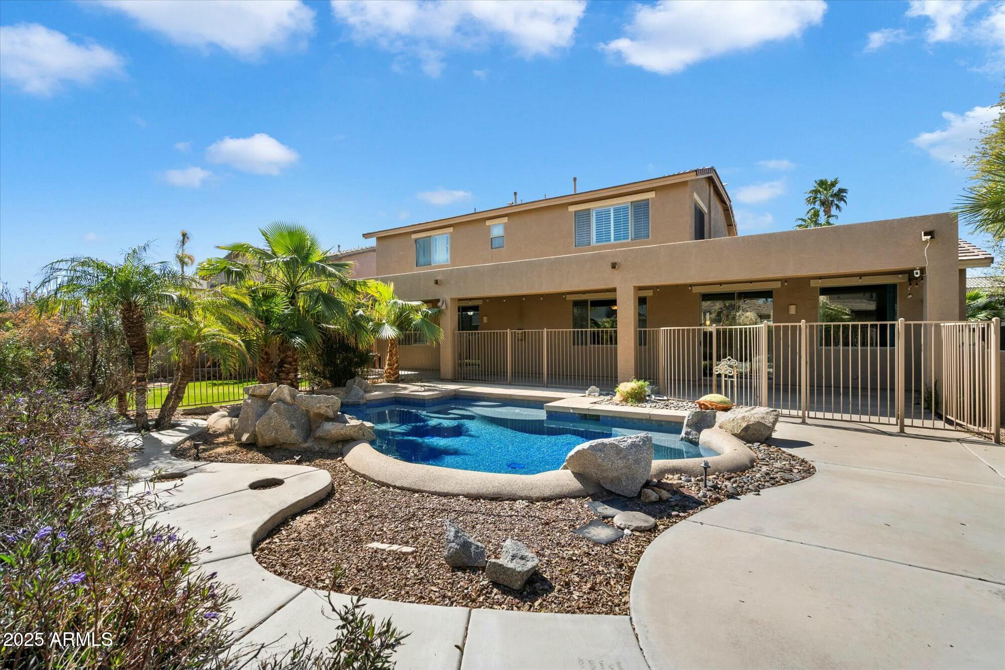 3410 E PAGEANT Place
