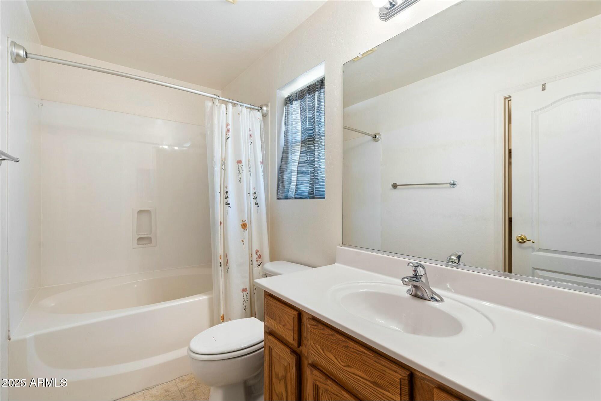 3410 E PAGEANT Place