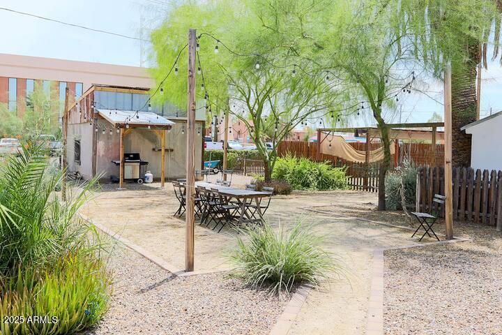 25 N BAILEY Street