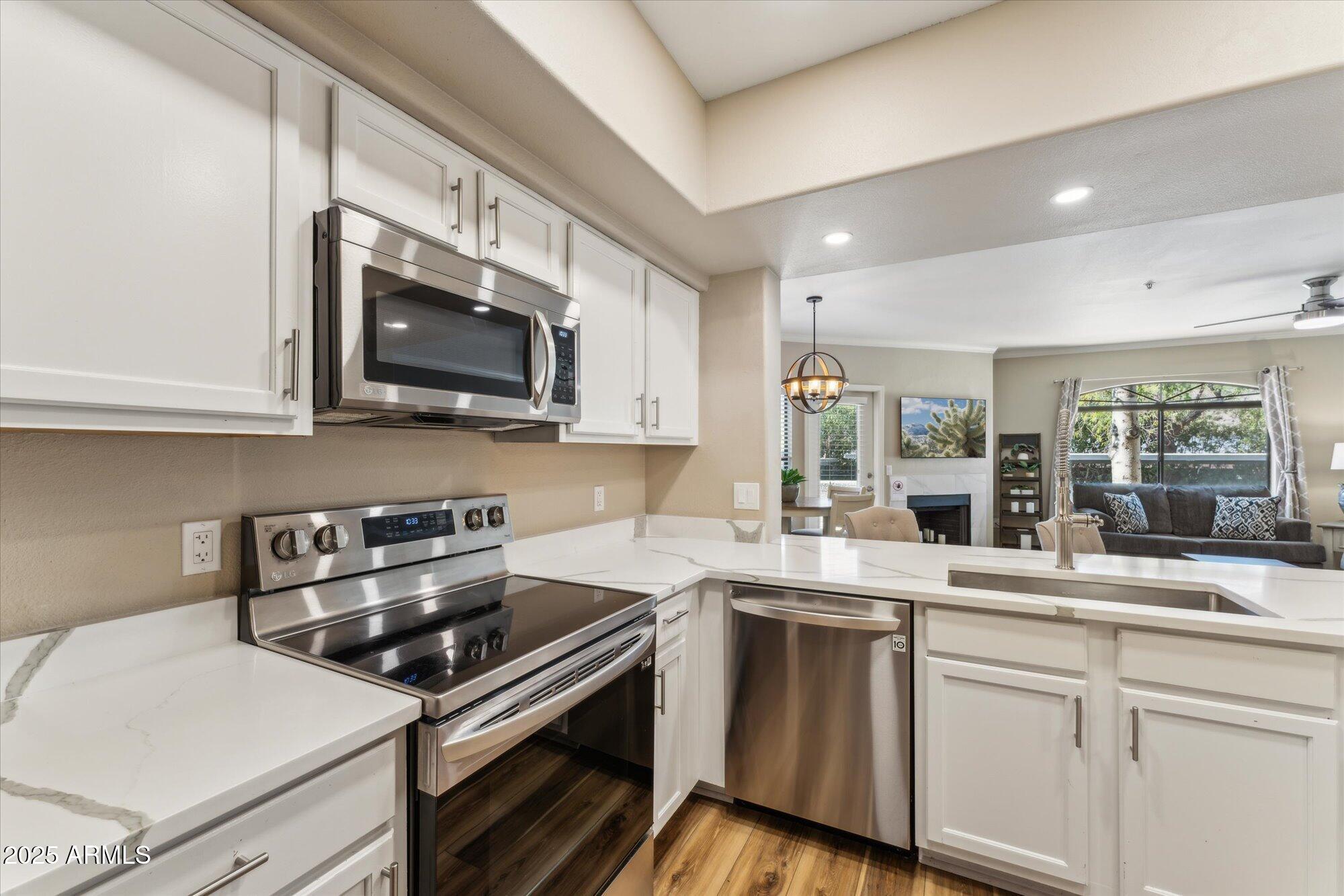 15095 N THOMPSON PEAK Parkway, 1053