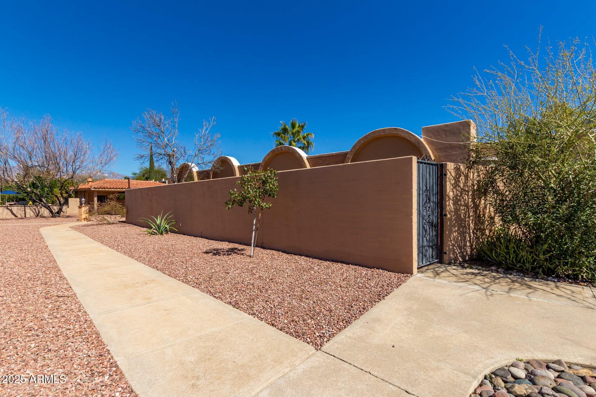 6120 E 5TH Street, B117