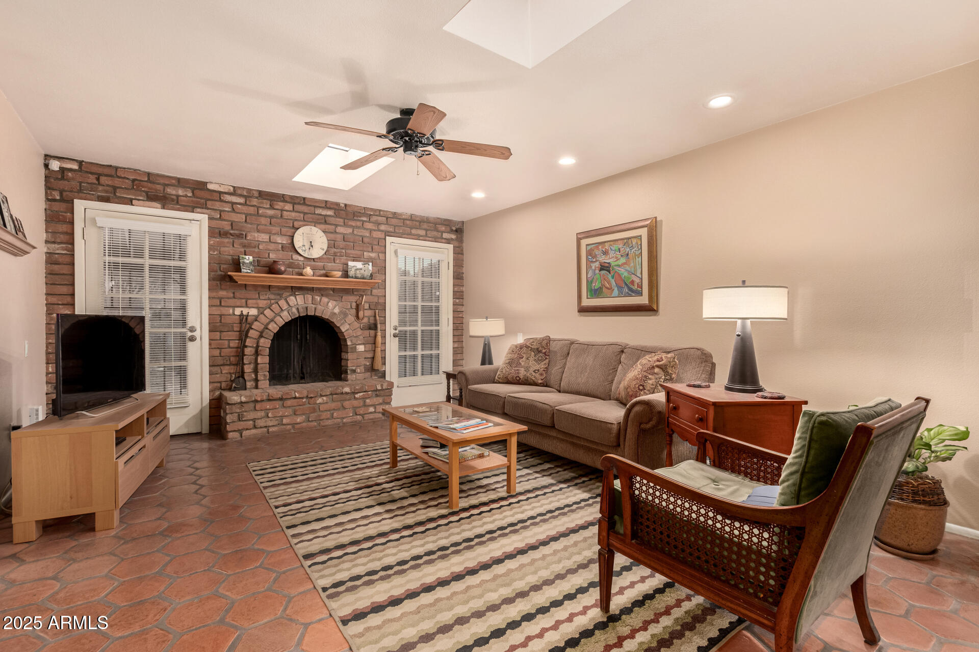 3226 E LAZY Lane