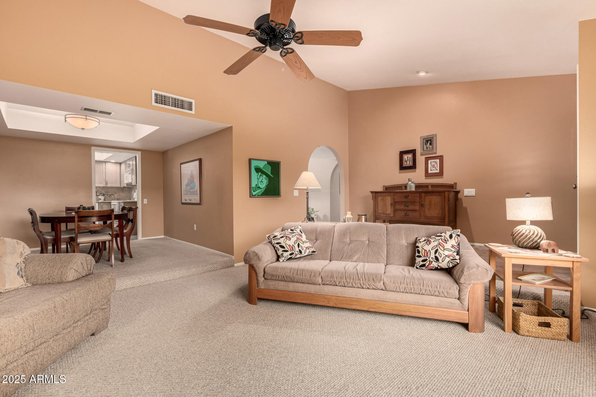 3226 E LAZY Lane