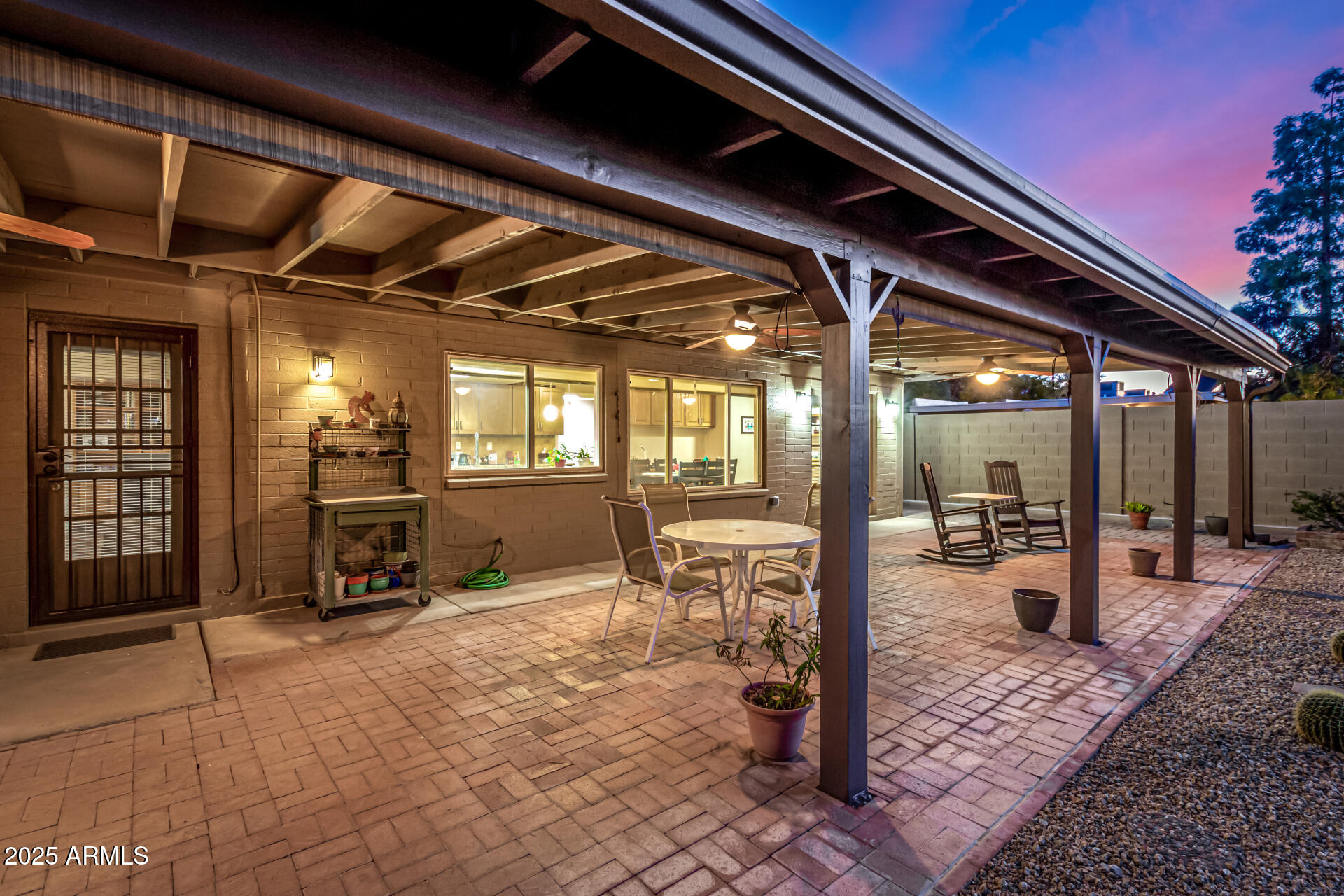 3226 E LAZY Lane