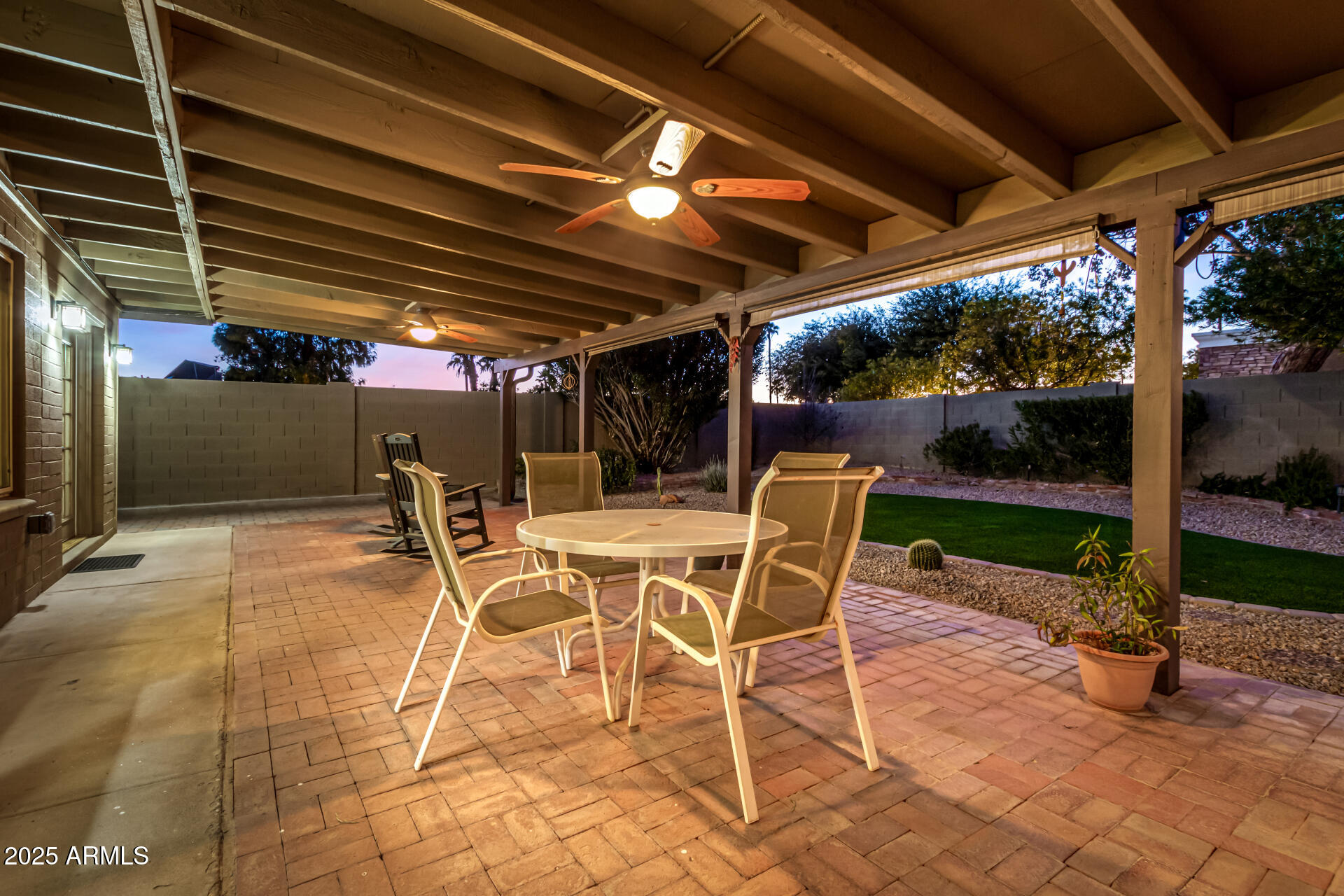 3226 E LAZY Lane