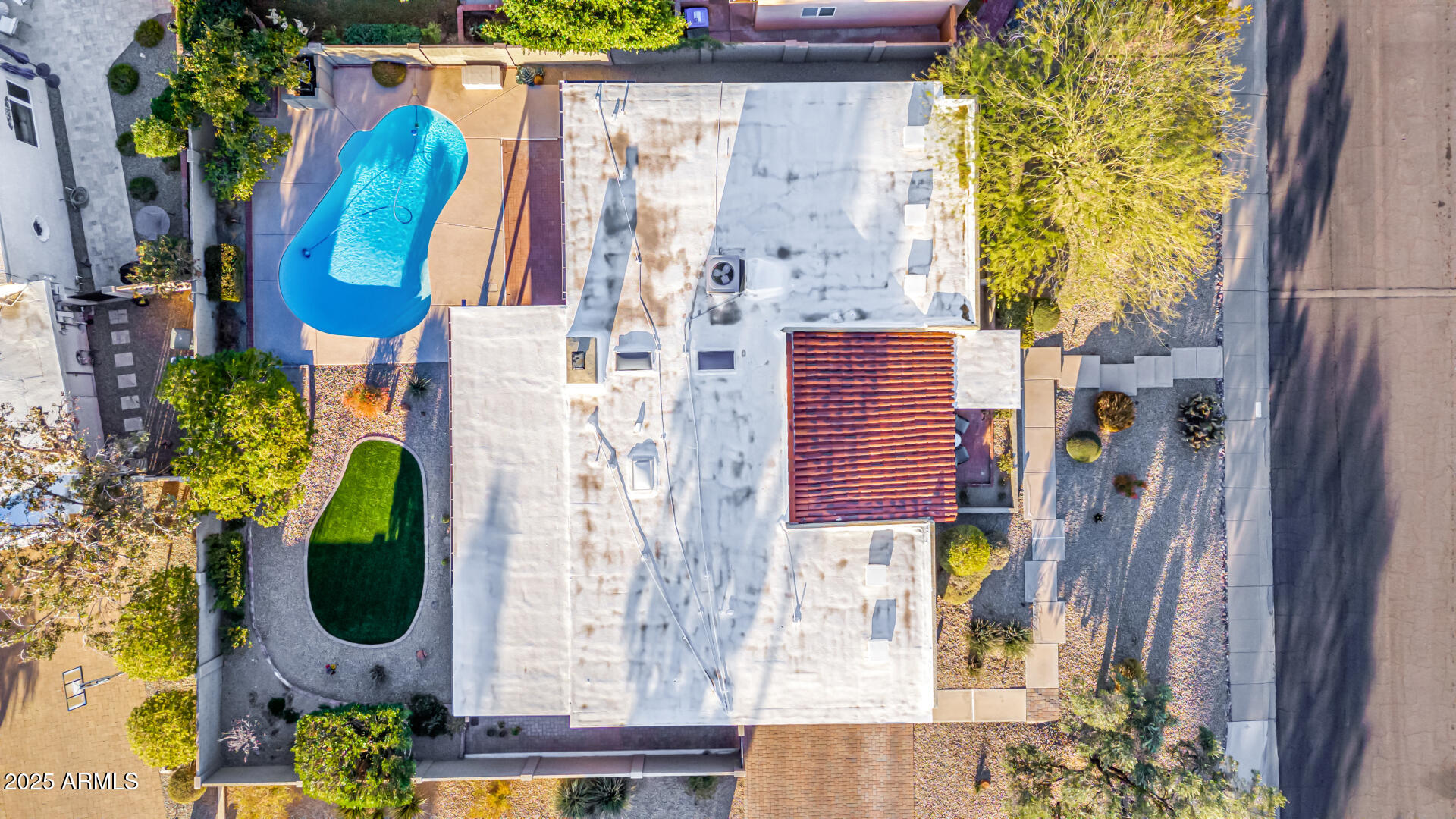 3226 E LAZY Lane
