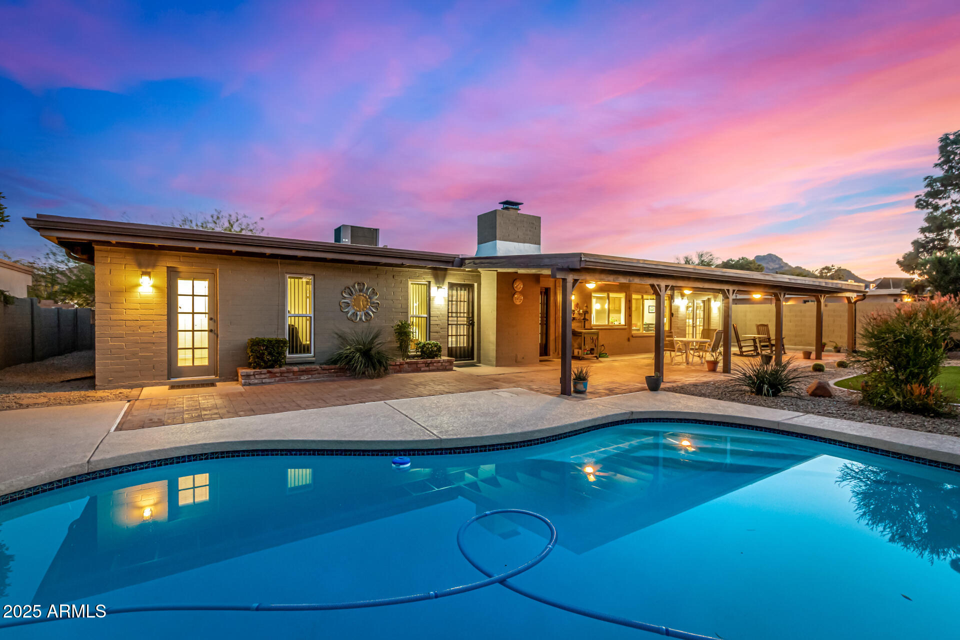 3226 E LAZY Lane