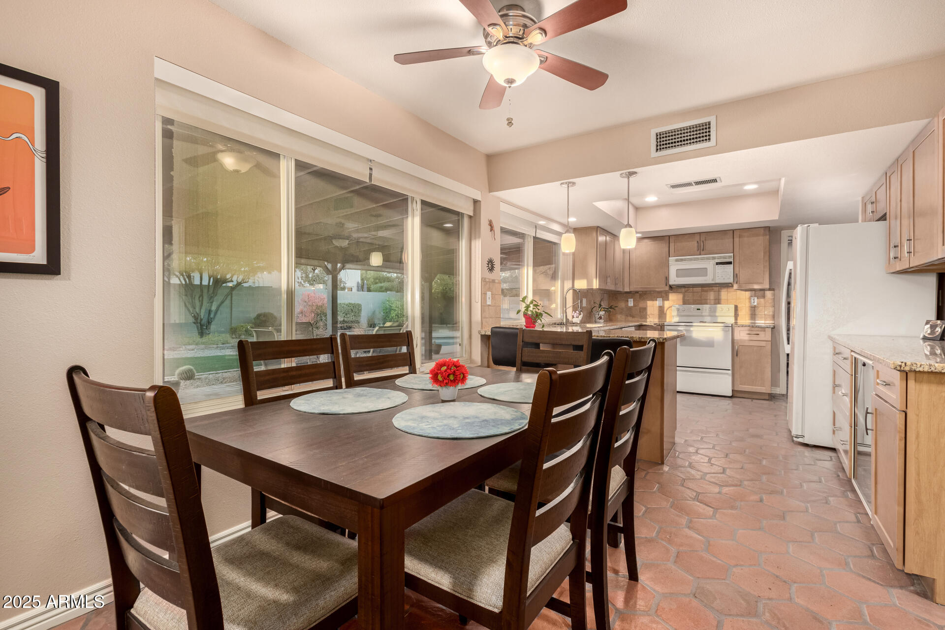 3226 E LAZY Lane