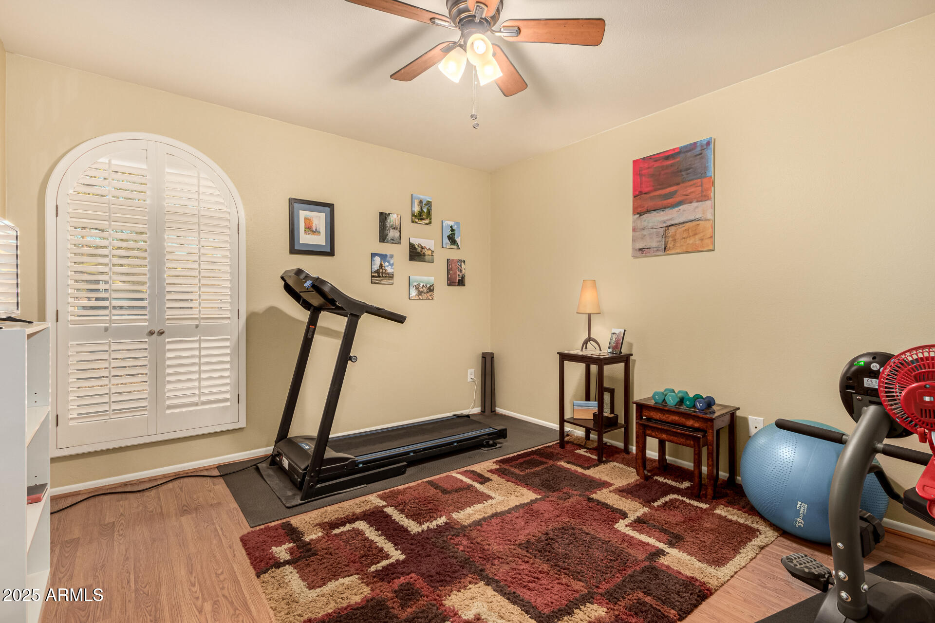 3226 E LAZY Lane