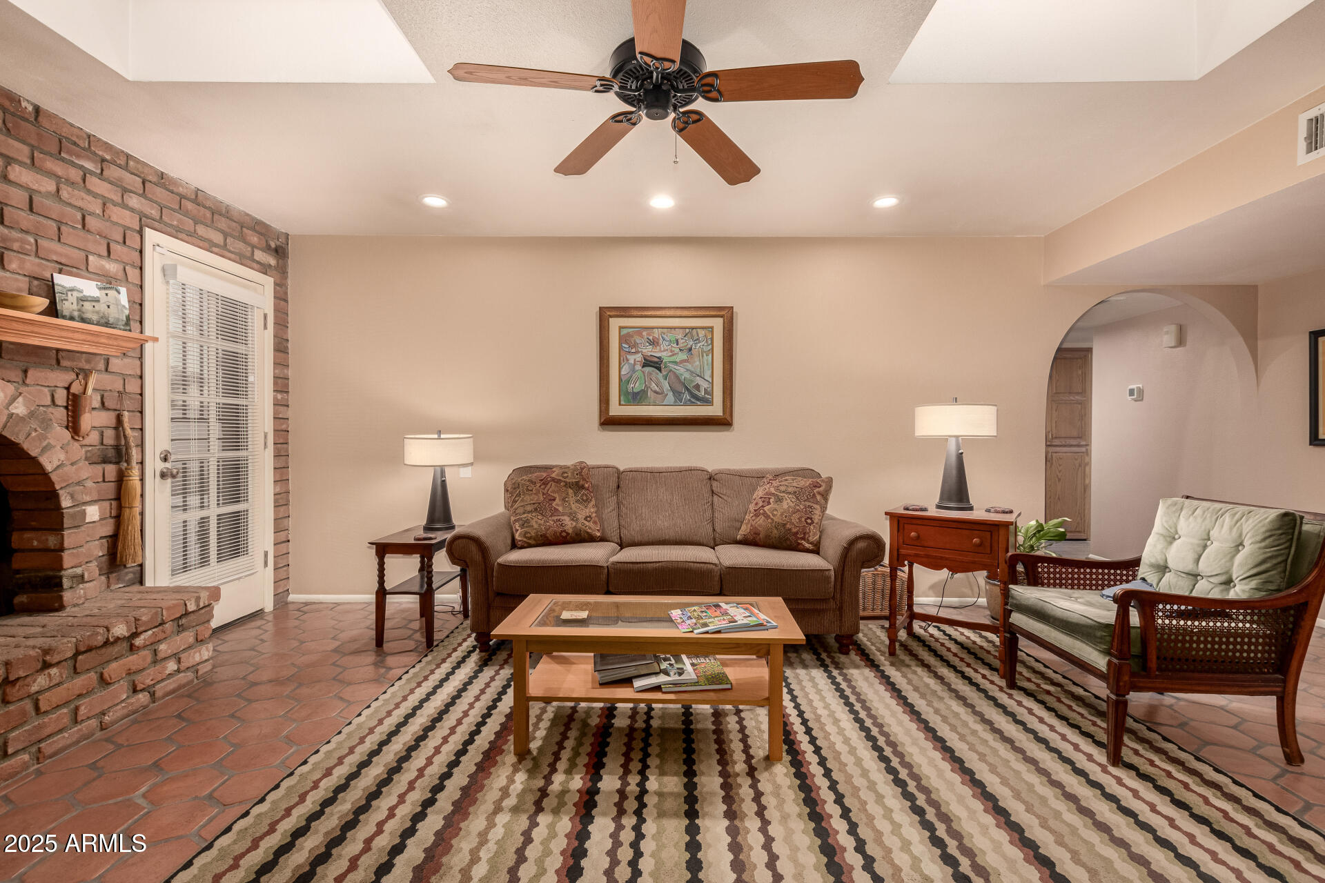 3226 E LAZY Lane