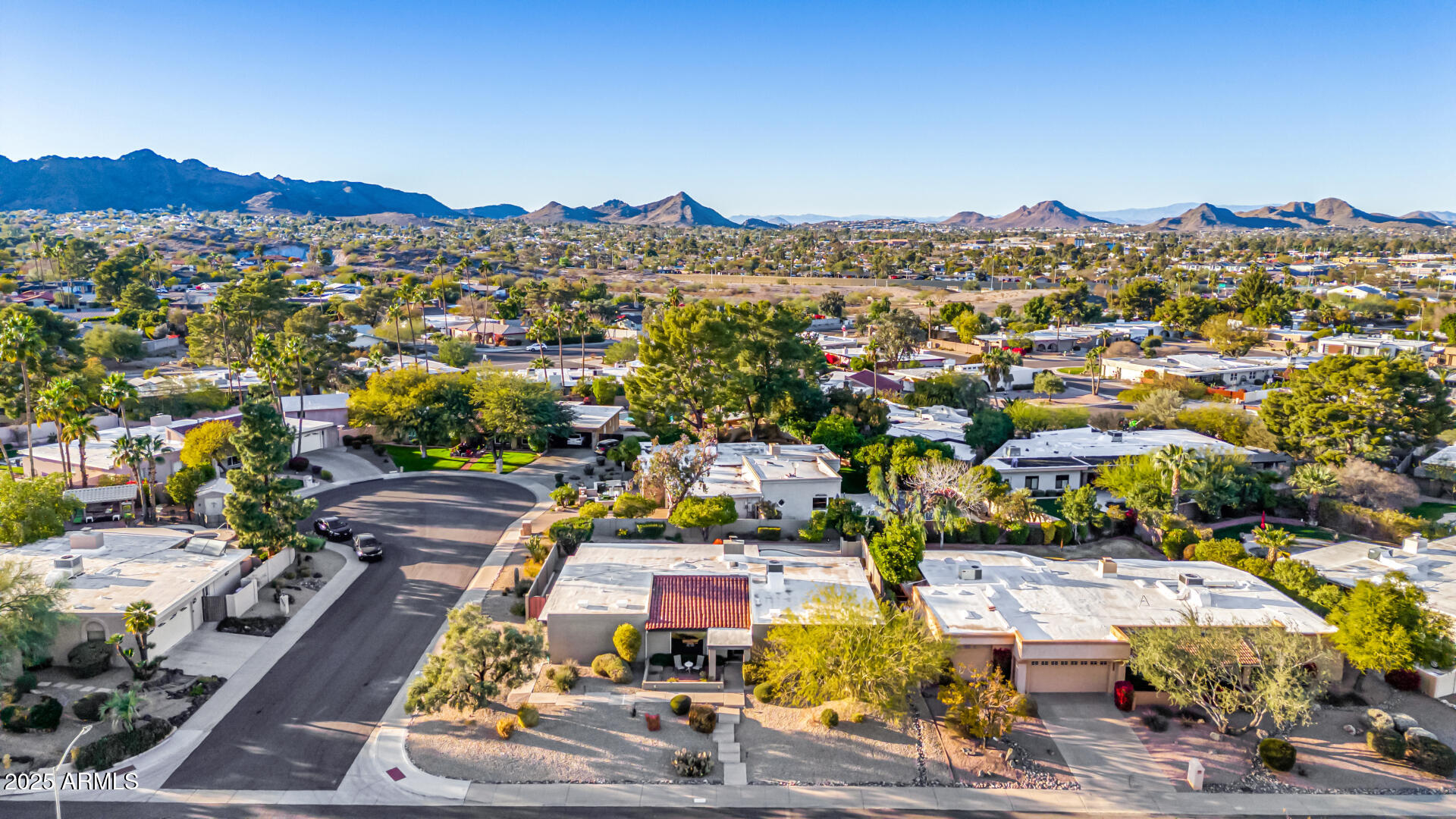3226 E LAZY Lane