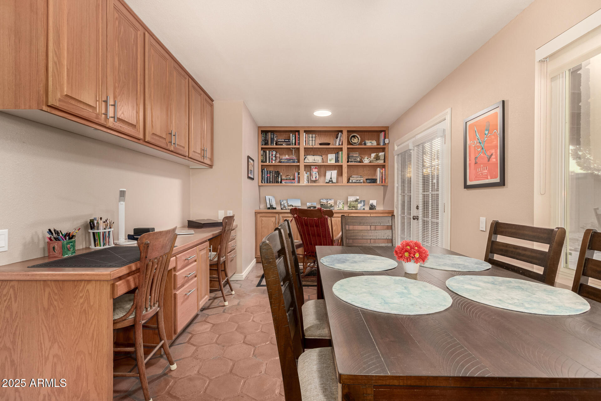 3226 E LAZY Lane