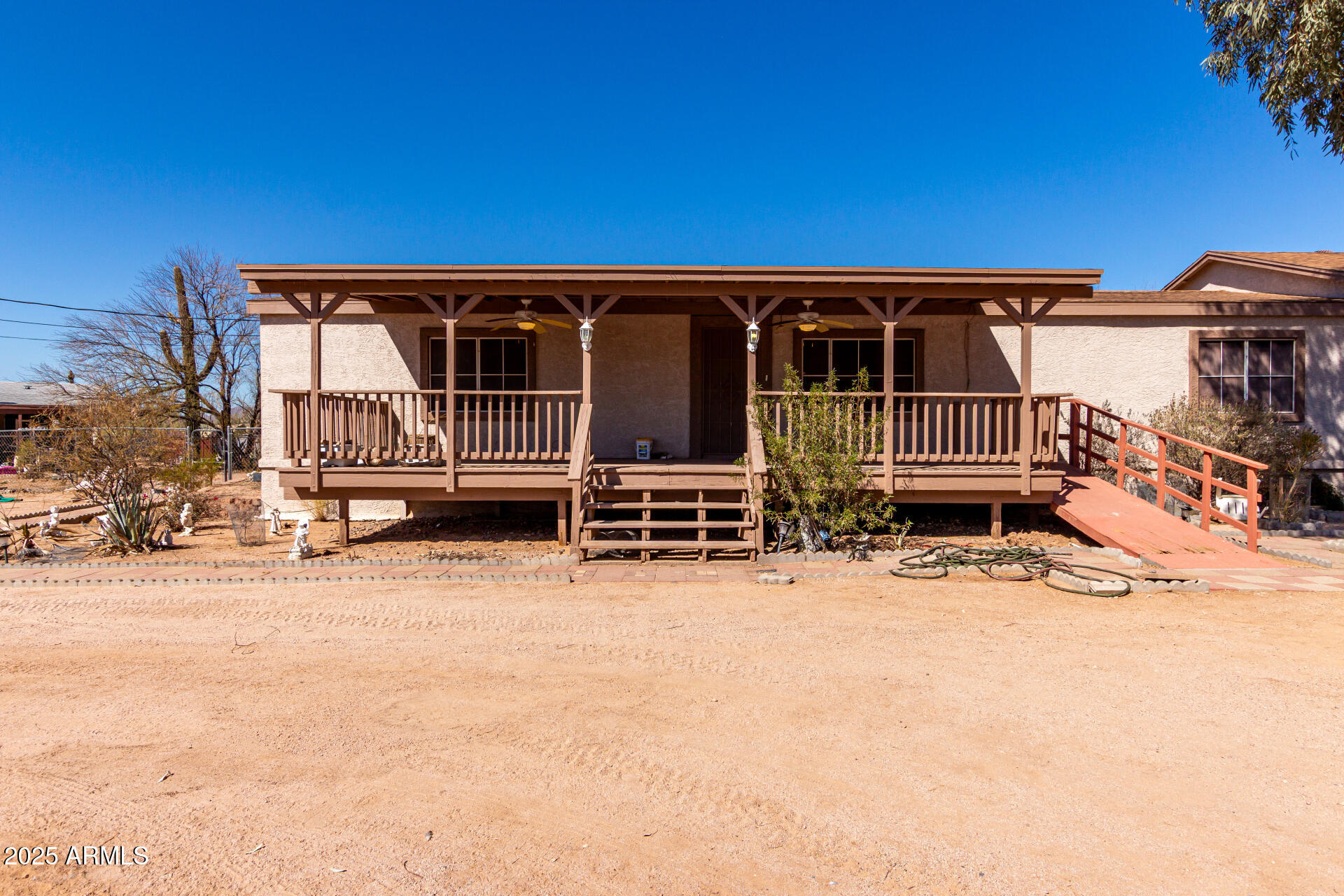 646 W WINDSONG Street