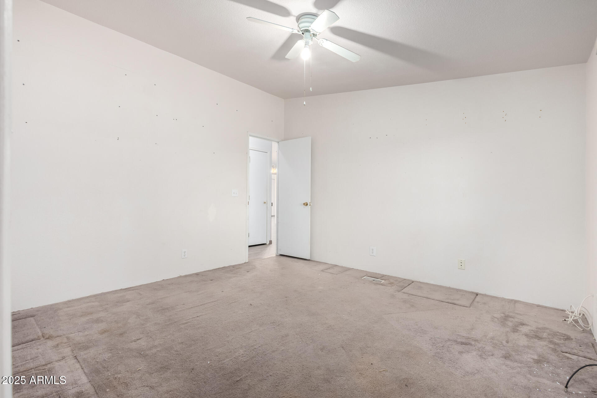 646 W WINDSONG Street